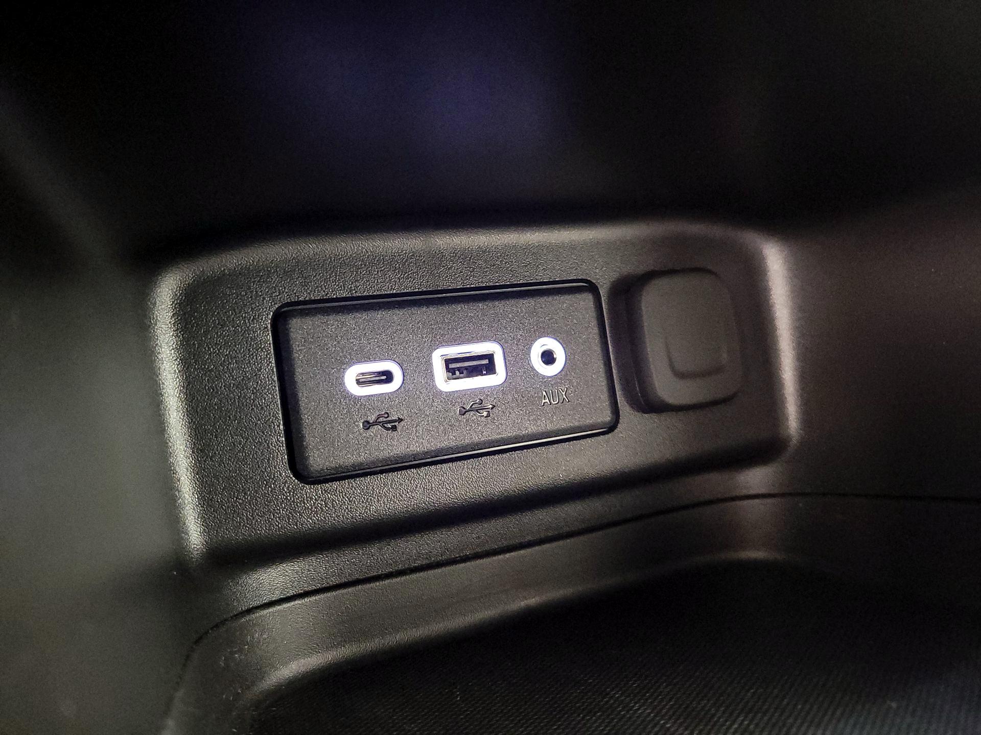 Thumbnail: 2022 Chevrolet Equinox - 18