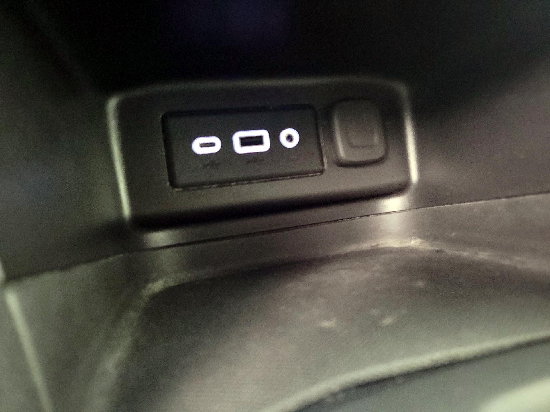 Thumbnail: 2022 Chevrolet Equinox - 18