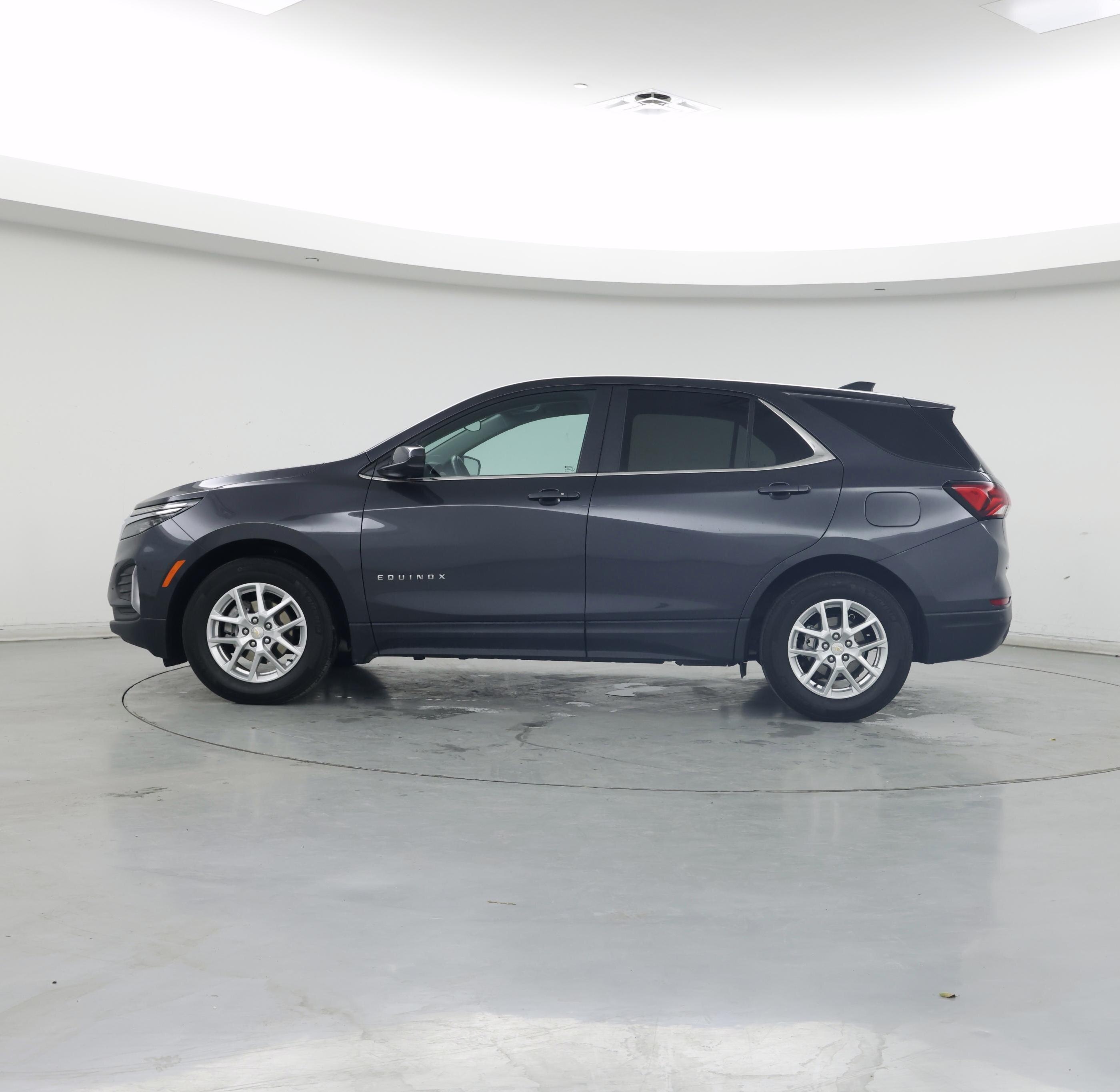 Thumbnail: 2022 Chevrolet Equinox - 3