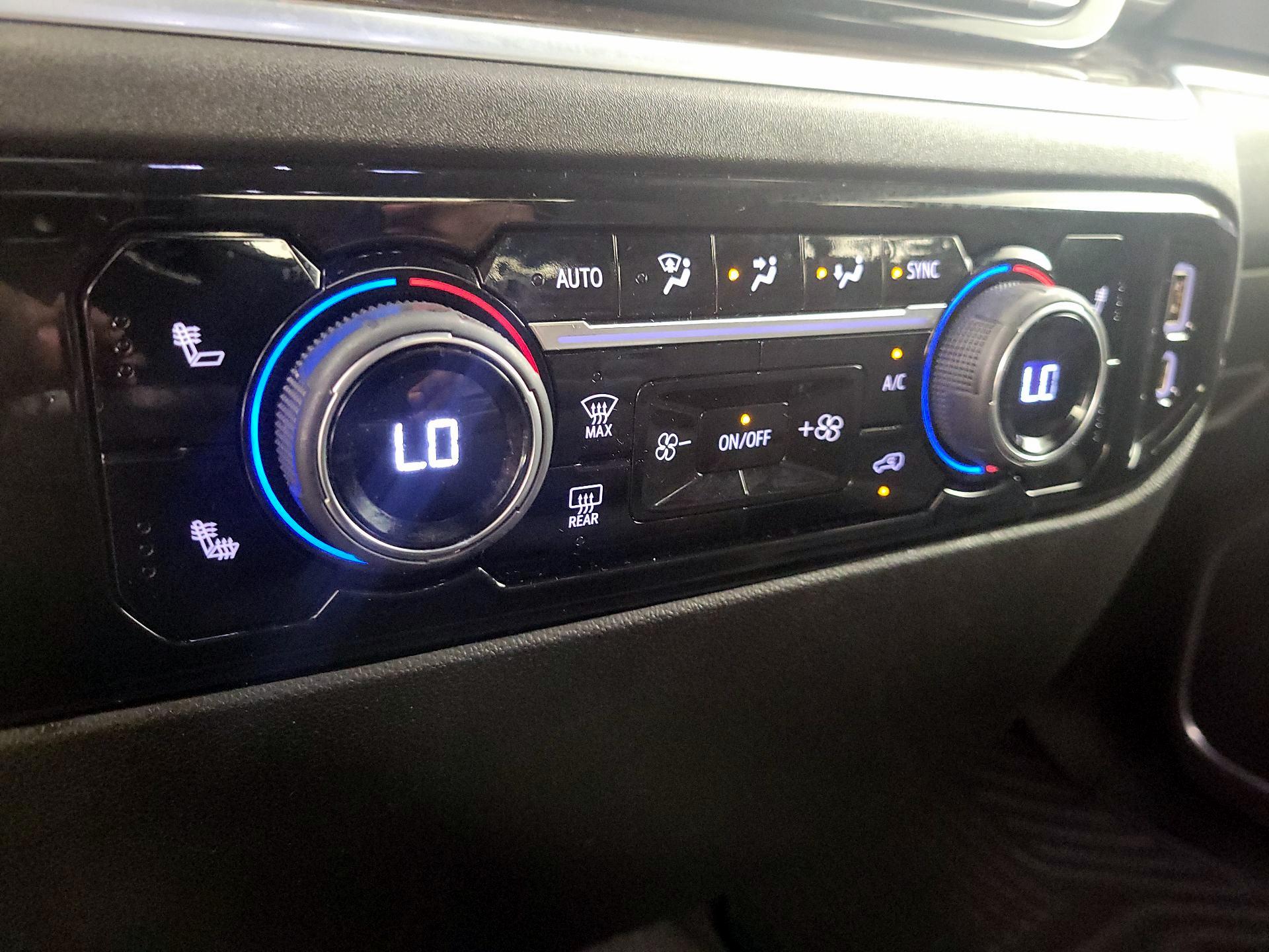 Thumbnail: 2022 Chevrolet Silverado 1500 - 16