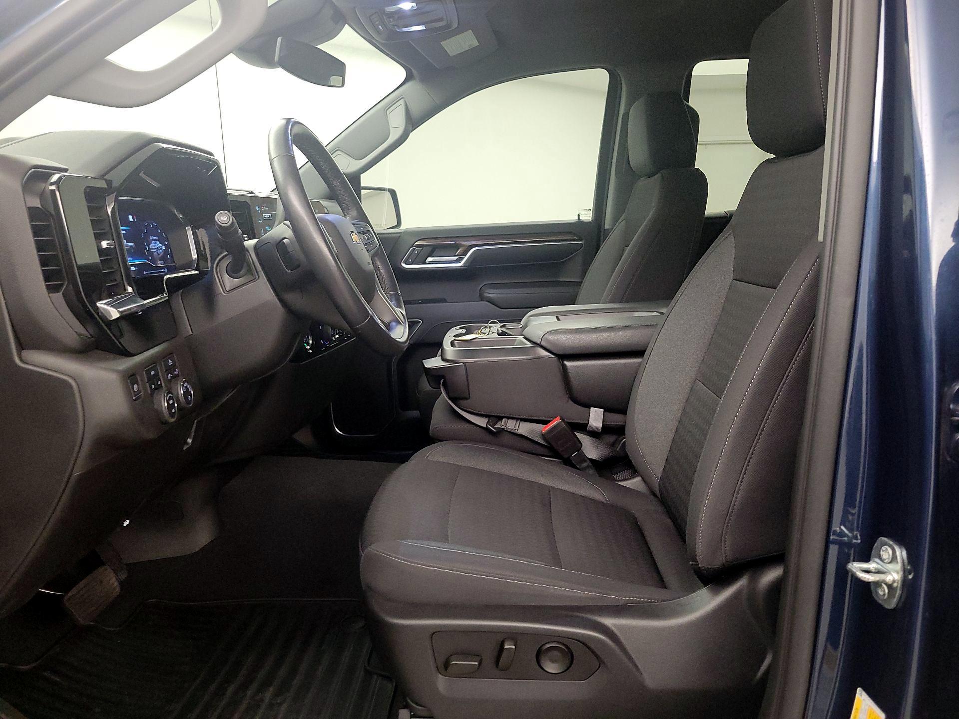 Thumbnail: 2022 Chevrolet Silverado 1500 - 11