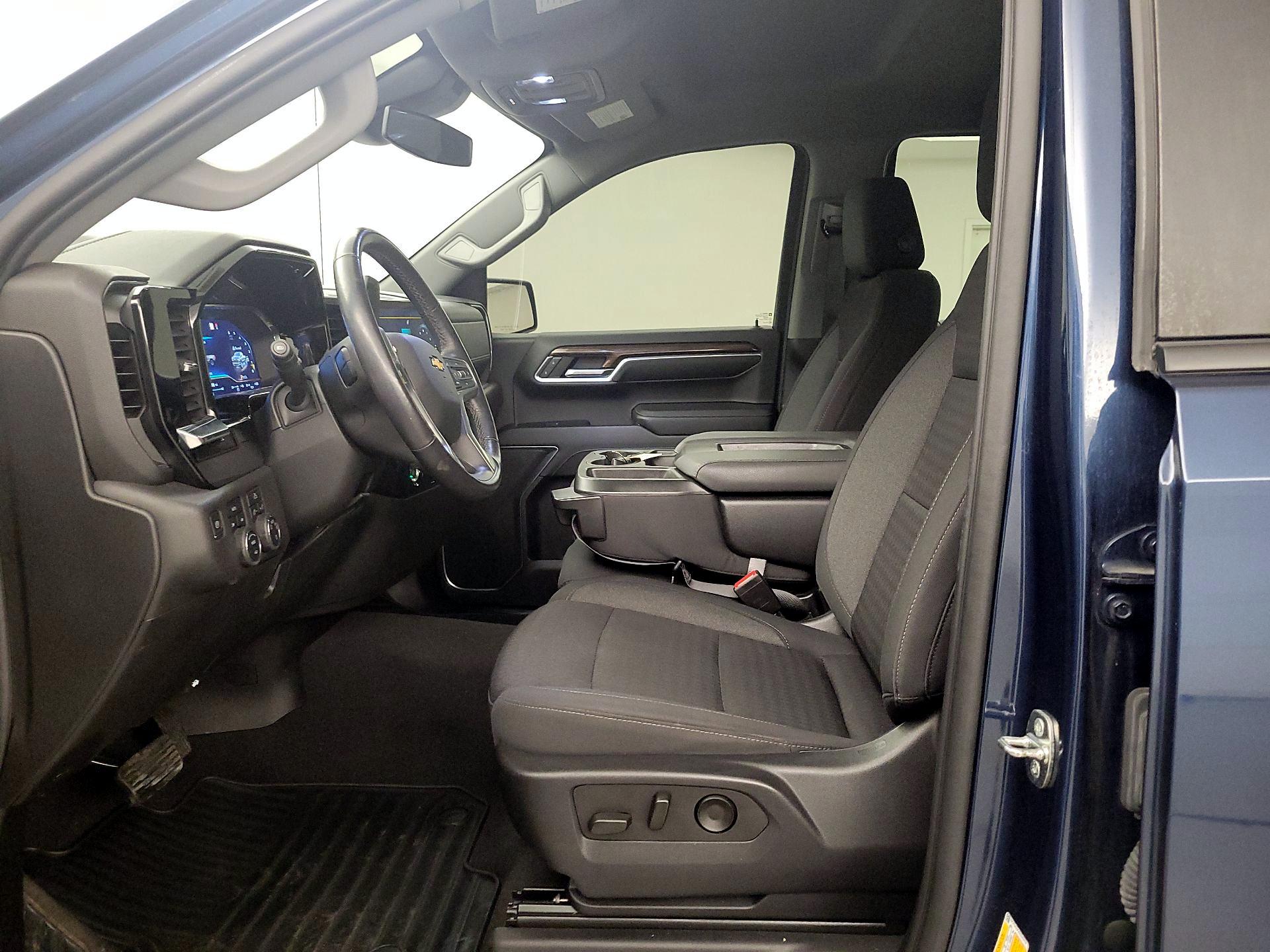 Thumbnail: 2022 Chevrolet Silverado 1500 - 11