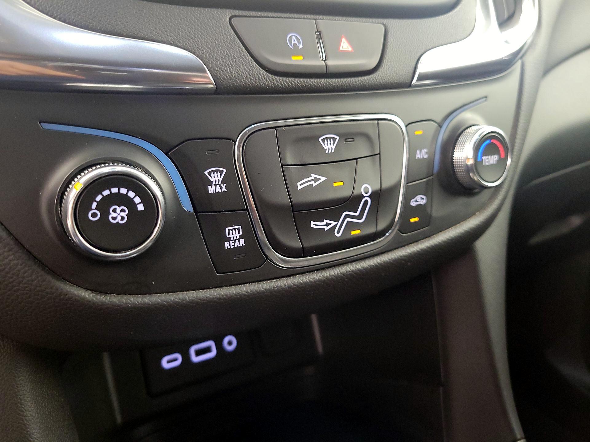 Thumbnail: 2022 Chevrolet Equinox - 16