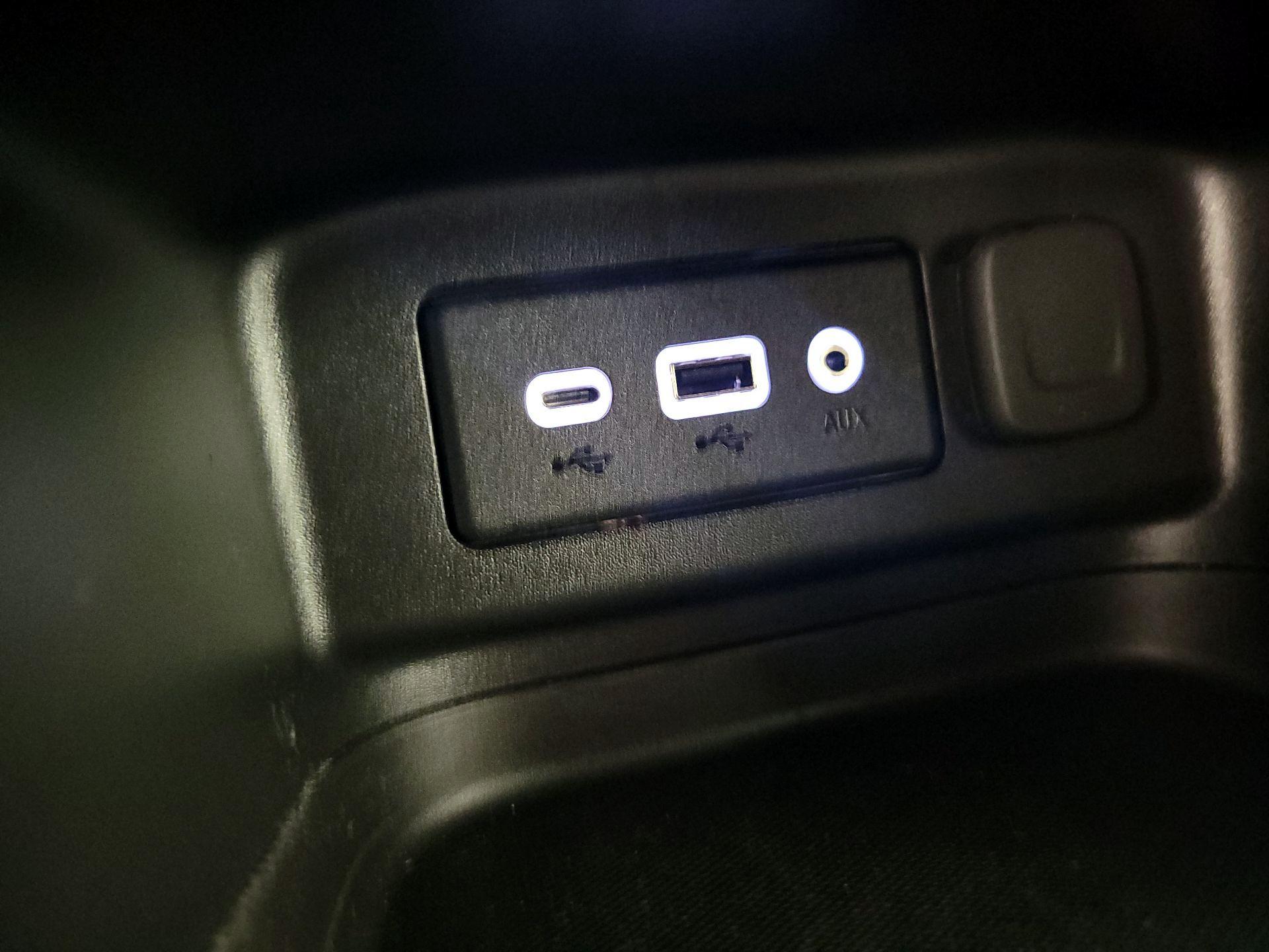 Thumbnail: 2022 Chevrolet Equinox - 18