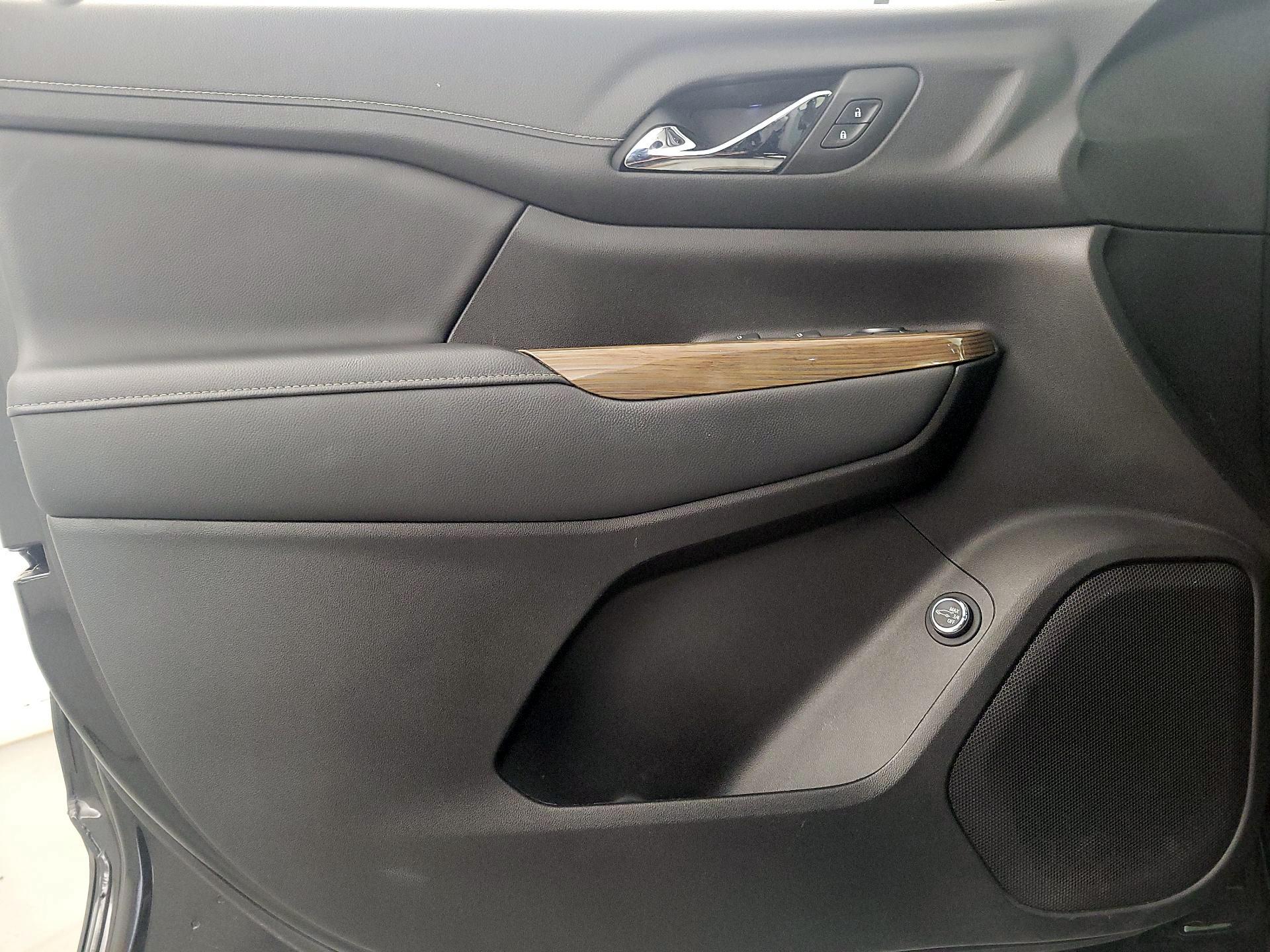 Thumbnail: 2023 GMC Acadia - 12