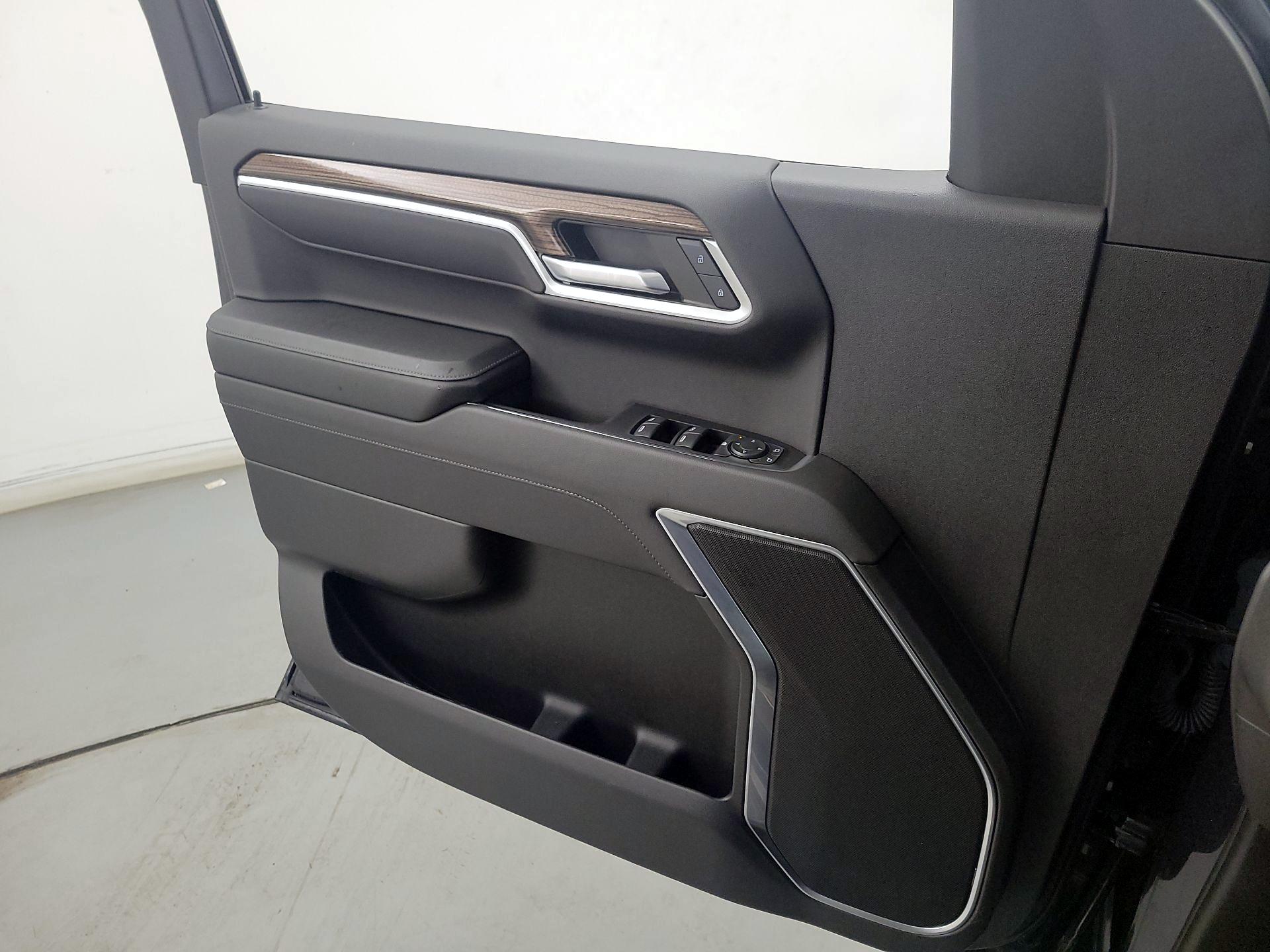 Thumbnail: 2022 Chevrolet Silverado 1500 - 12