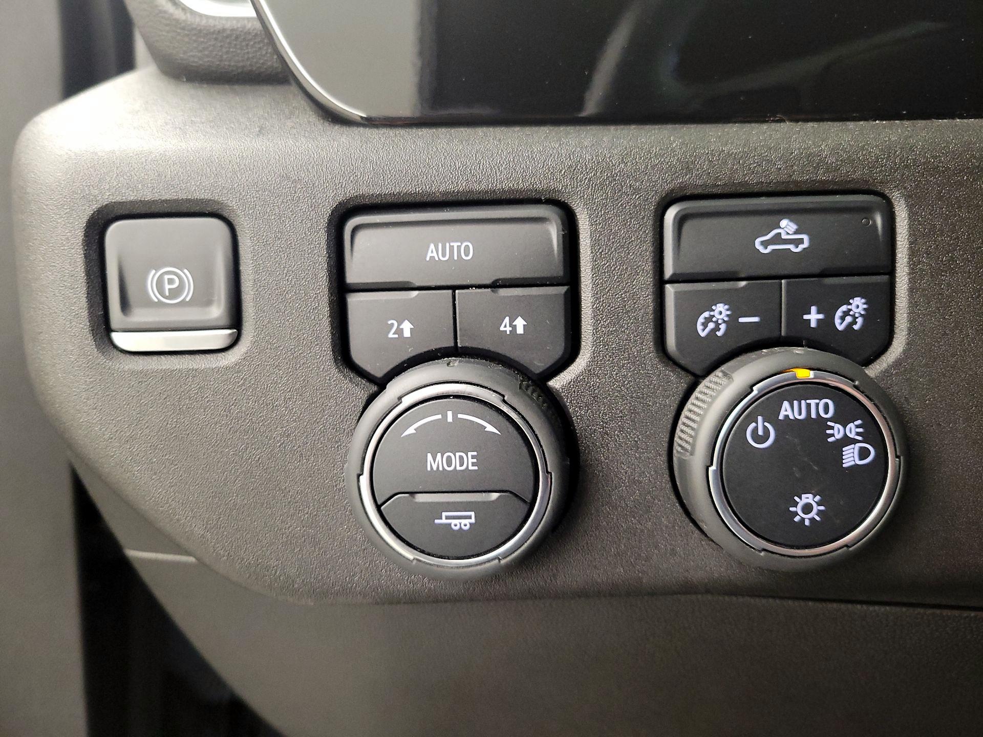 Thumbnail: 2022 Chevrolet Silverado 1500 - 13