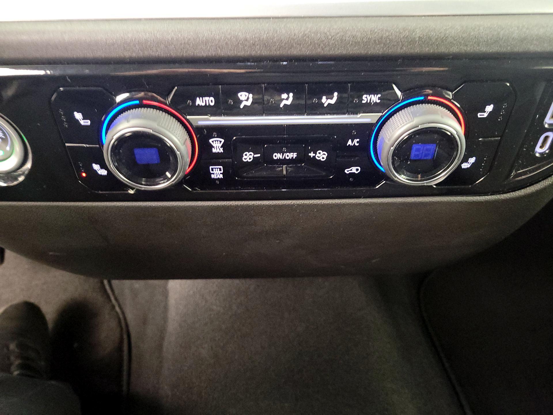 Thumbnail: 2022 Chevrolet Silverado 1500 - 16