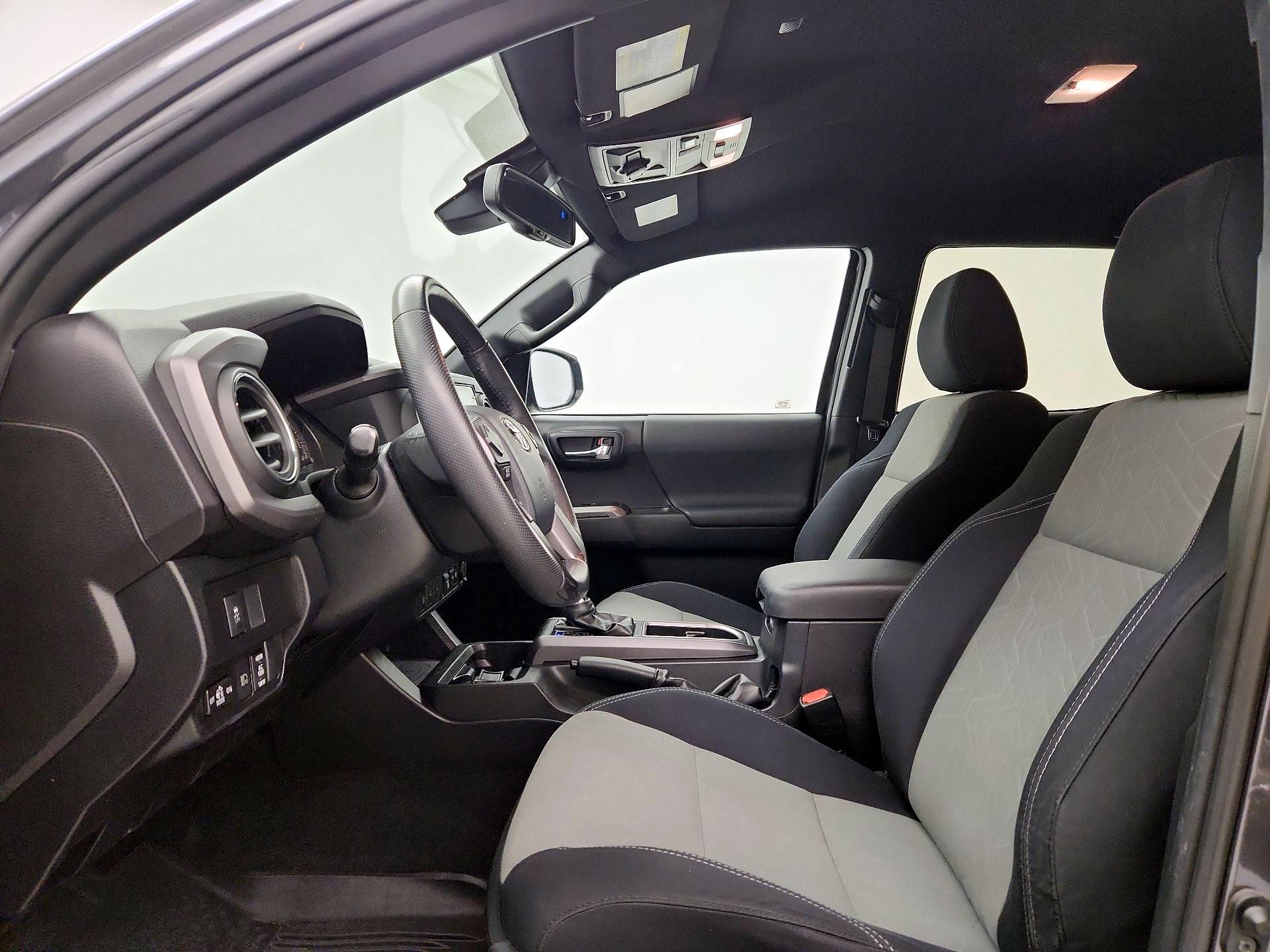 Thumbnail: 2020 Toyota Tacoma - 11