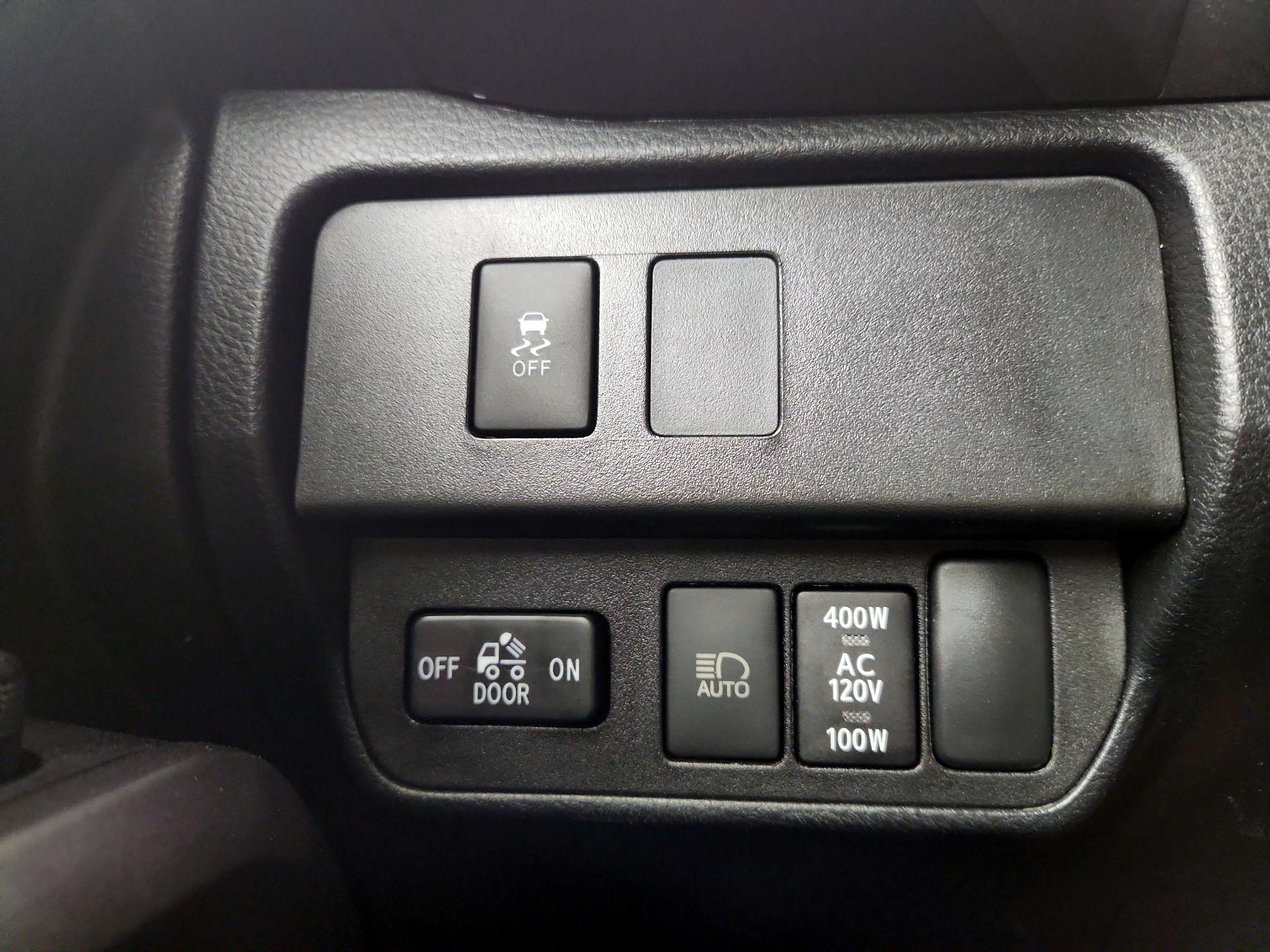 Thumbnail: 2020 Toyota Tacoma - 13