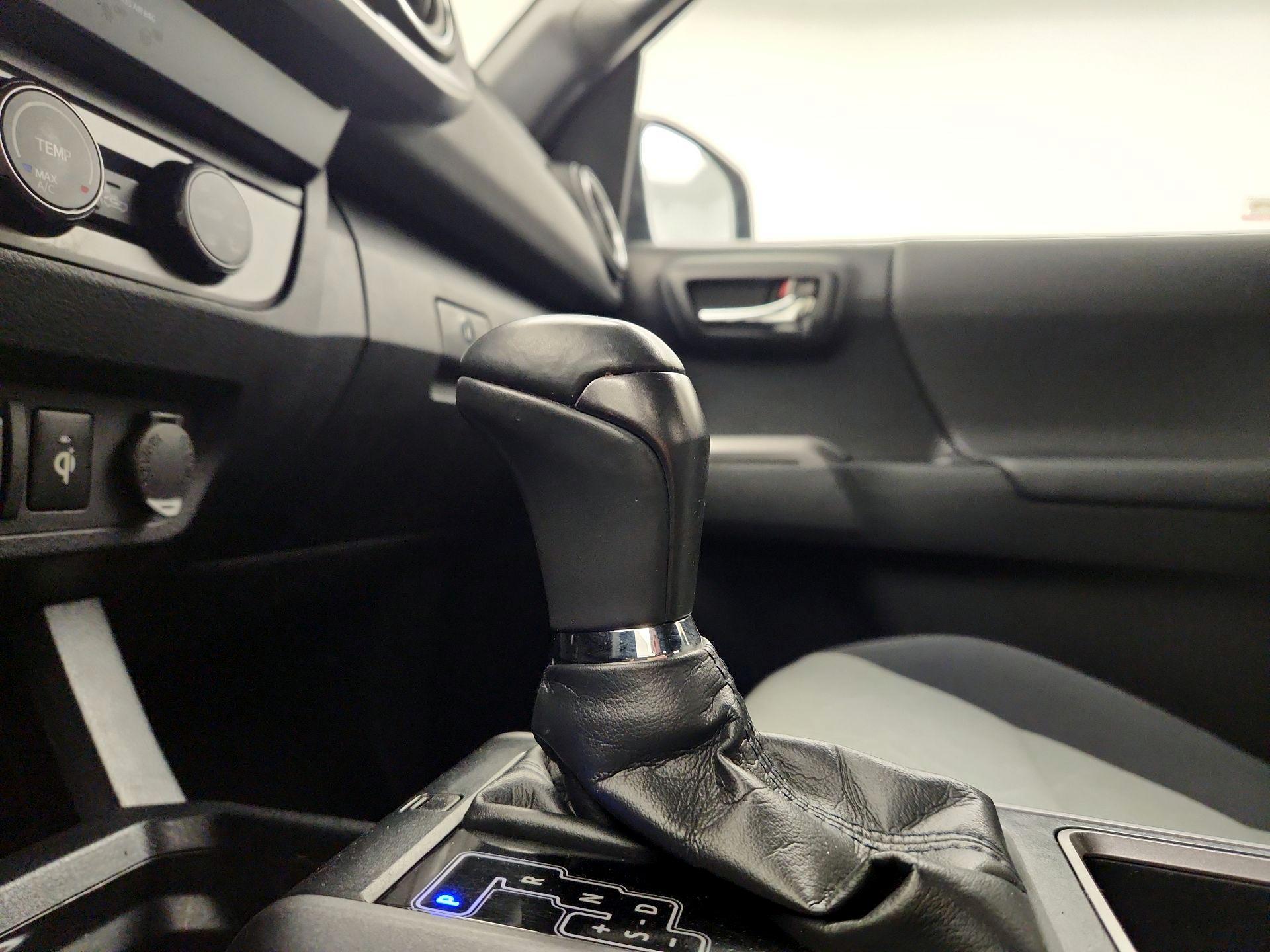 Thumbnail: 2020 Toyota Tacoma - 17