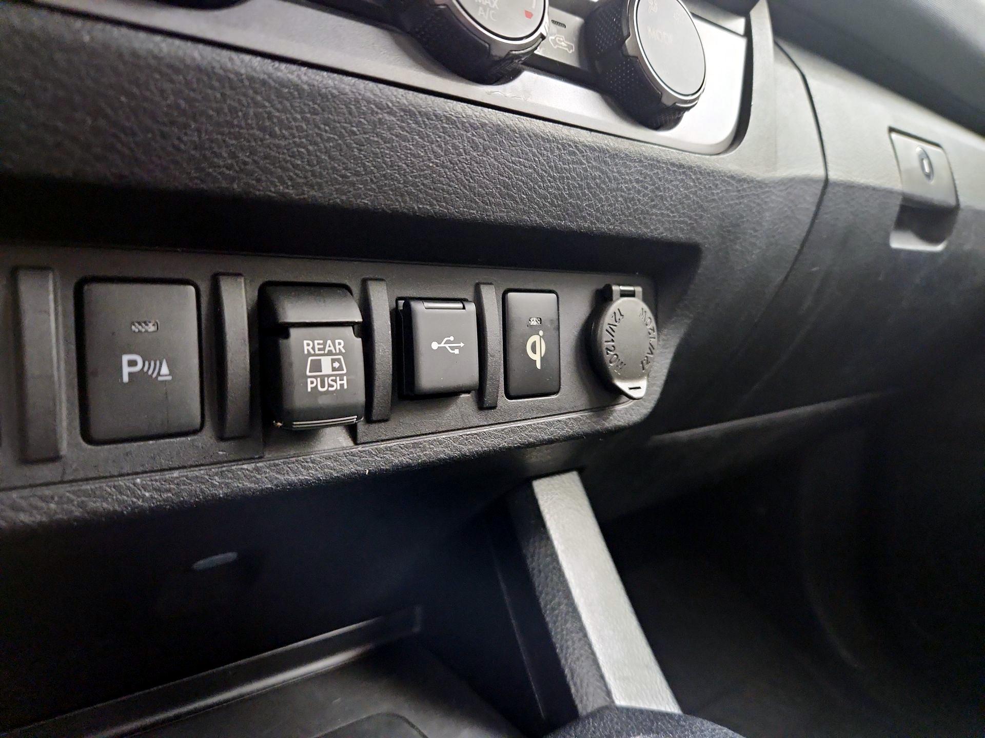 Thumbnail: 2020 Toyota Tacoma - 18