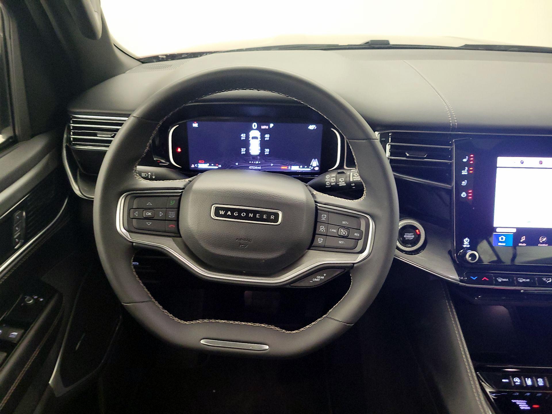 Thumbnail: 2022 Jeep Wagoneer - 10