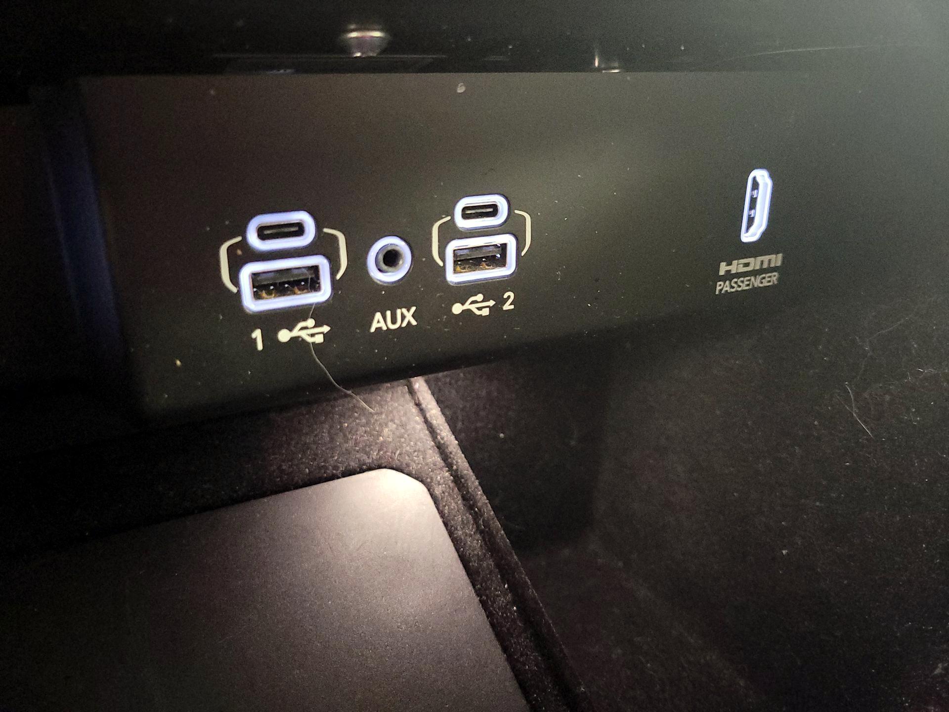 Thumbnail: 2022 Jeep Wagoneer - 19