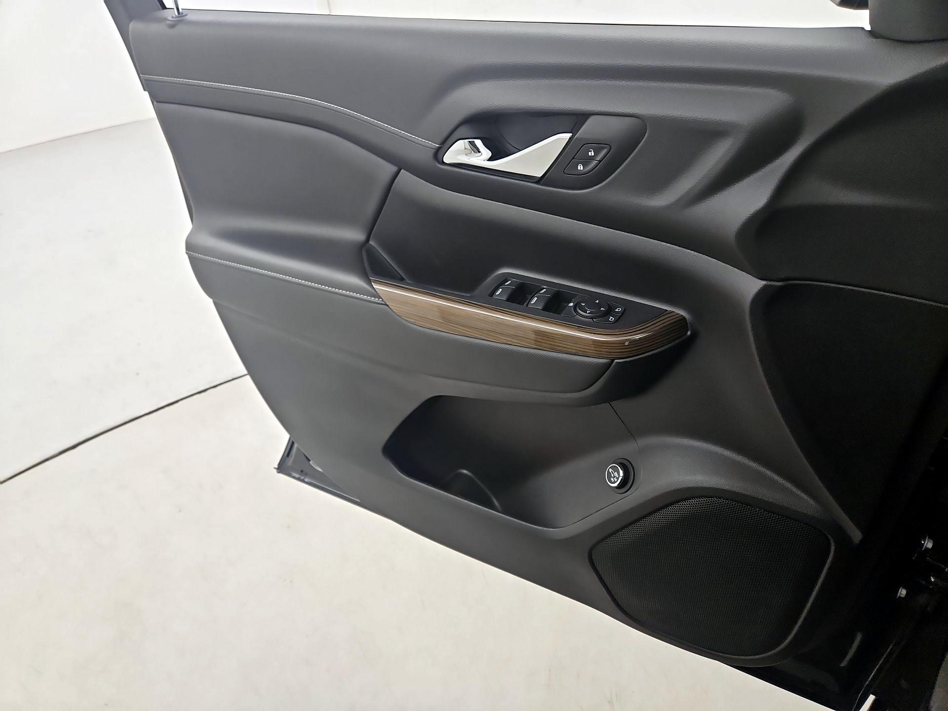 Thumbnail: 2023 GMC Acadia - 12