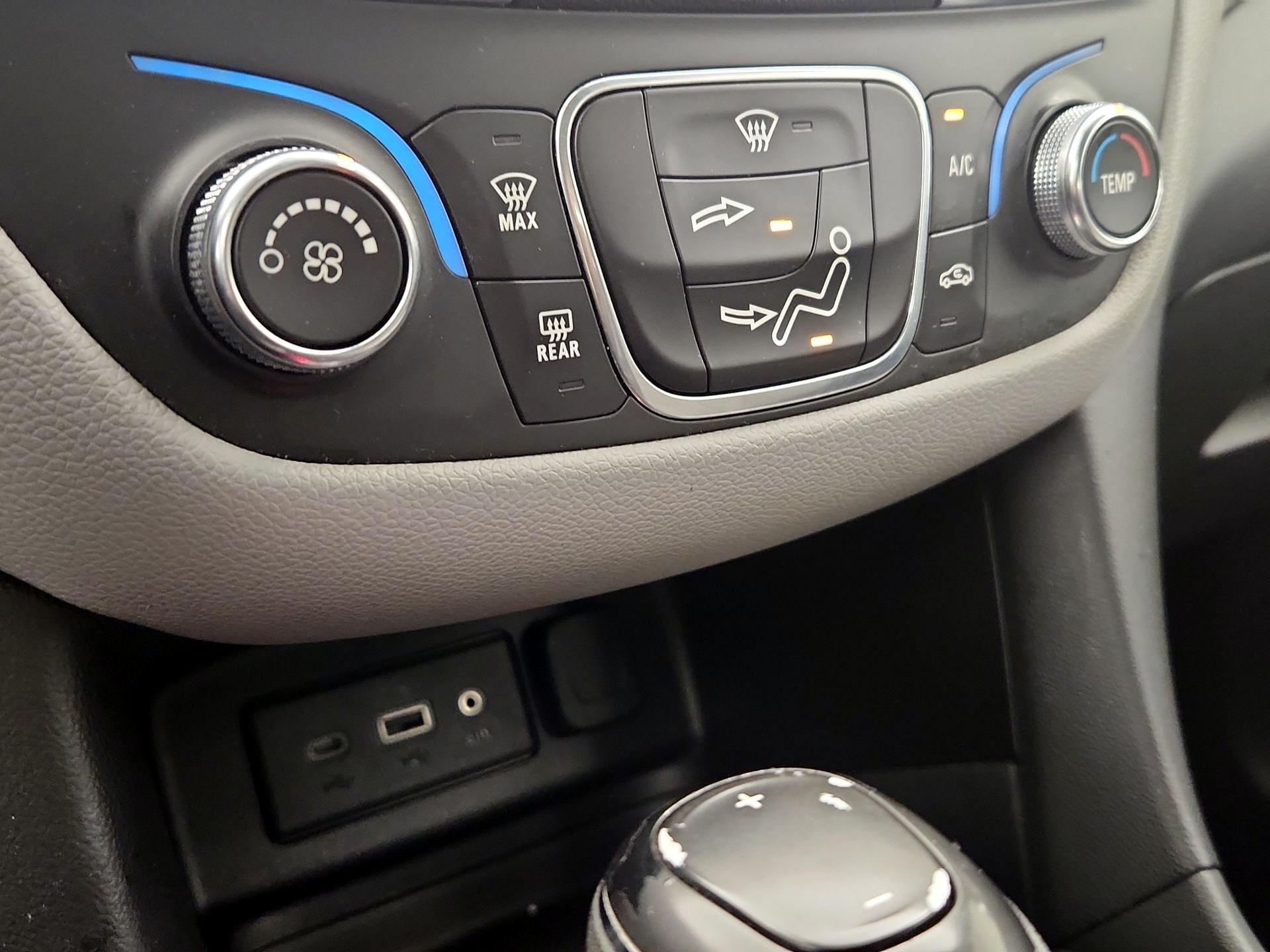 Thumbnail: 2020 Chevrolet Equinox - 16