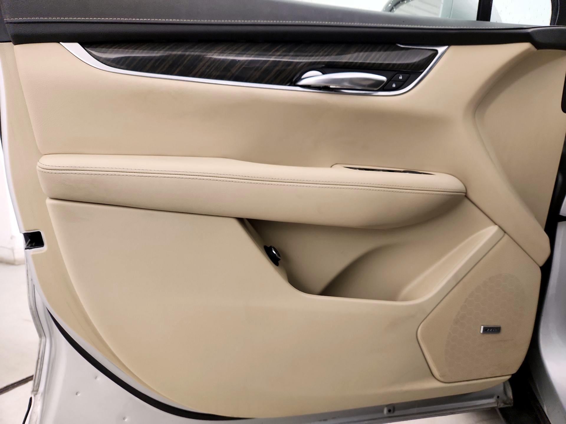 Thumbnail: 2018 Cadillac XT5 - 12