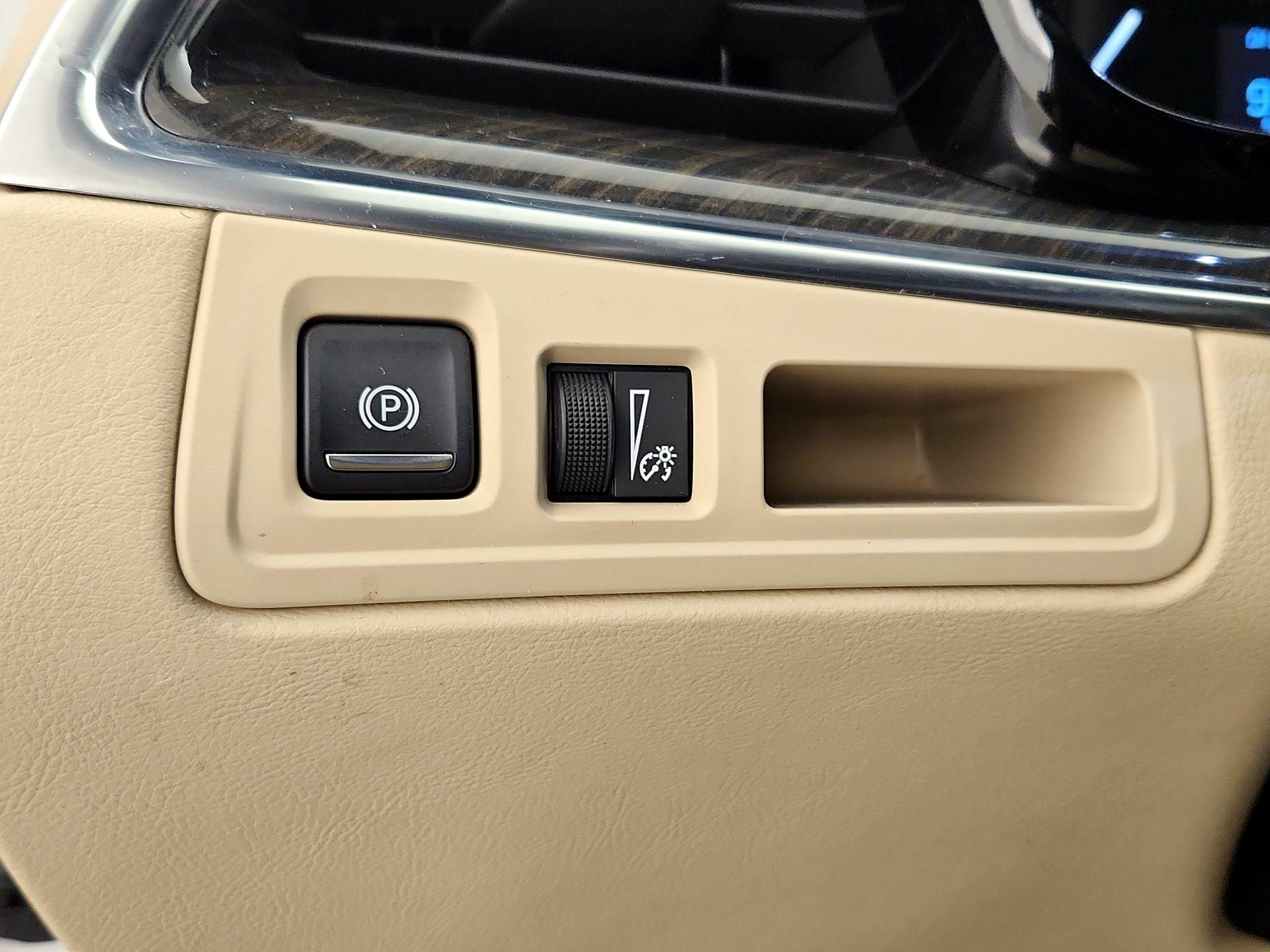 Thumbnail: 2018 Cadillac XT5 - 13