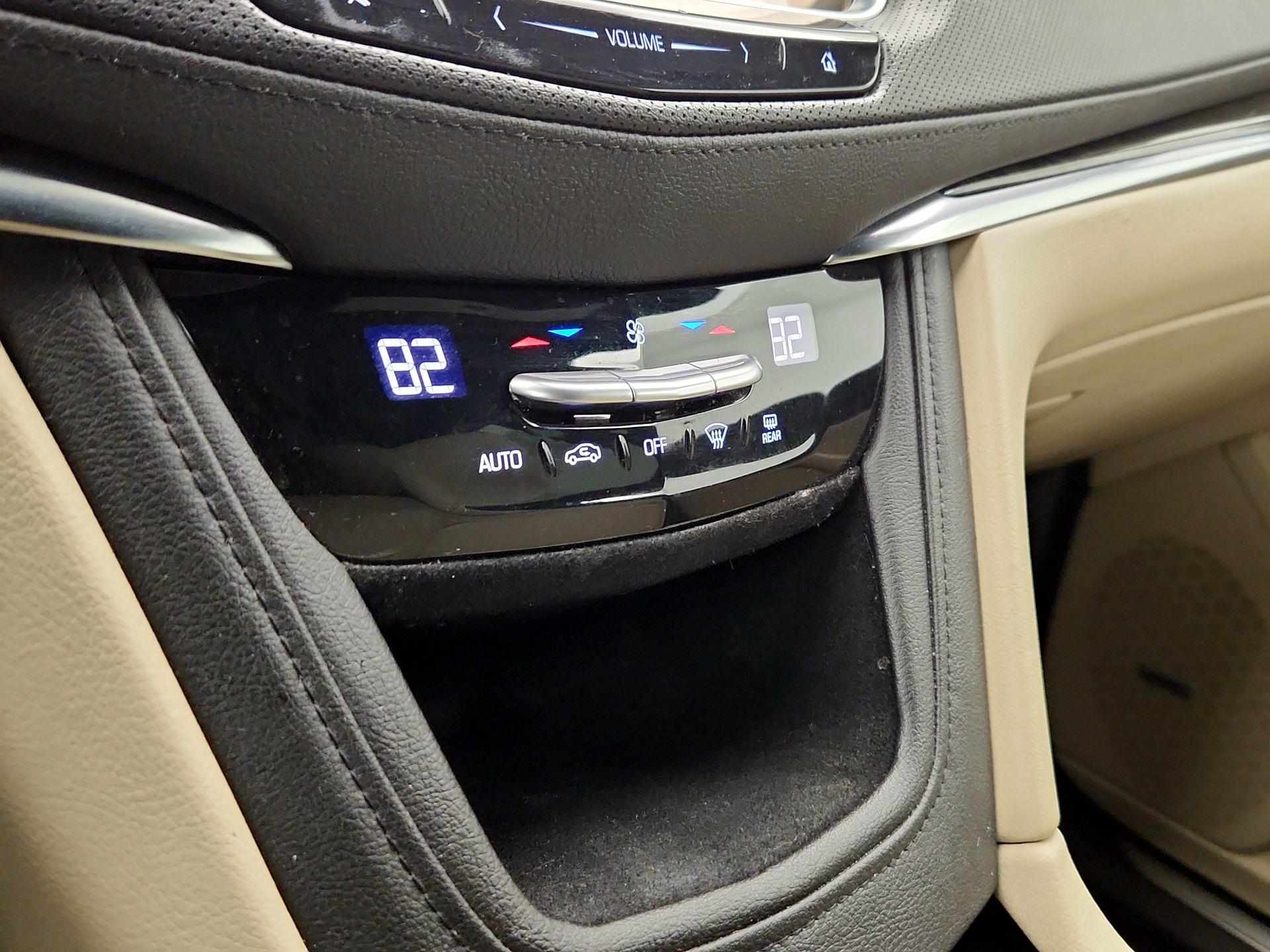 Thumbnail: 2018 Cadillac XT5 - 16