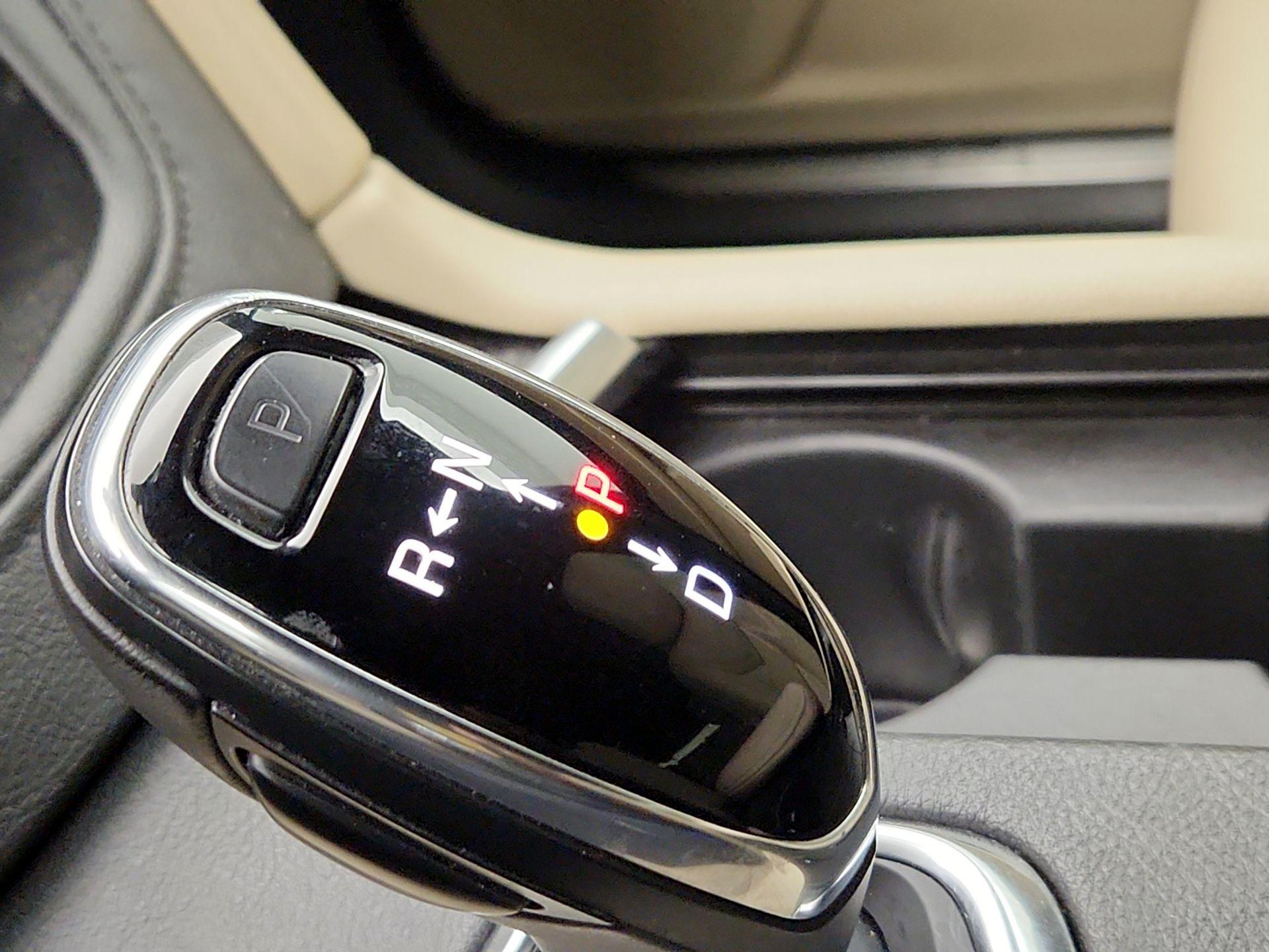 Thumbnail: 2018 Cadillac XT5 - 17