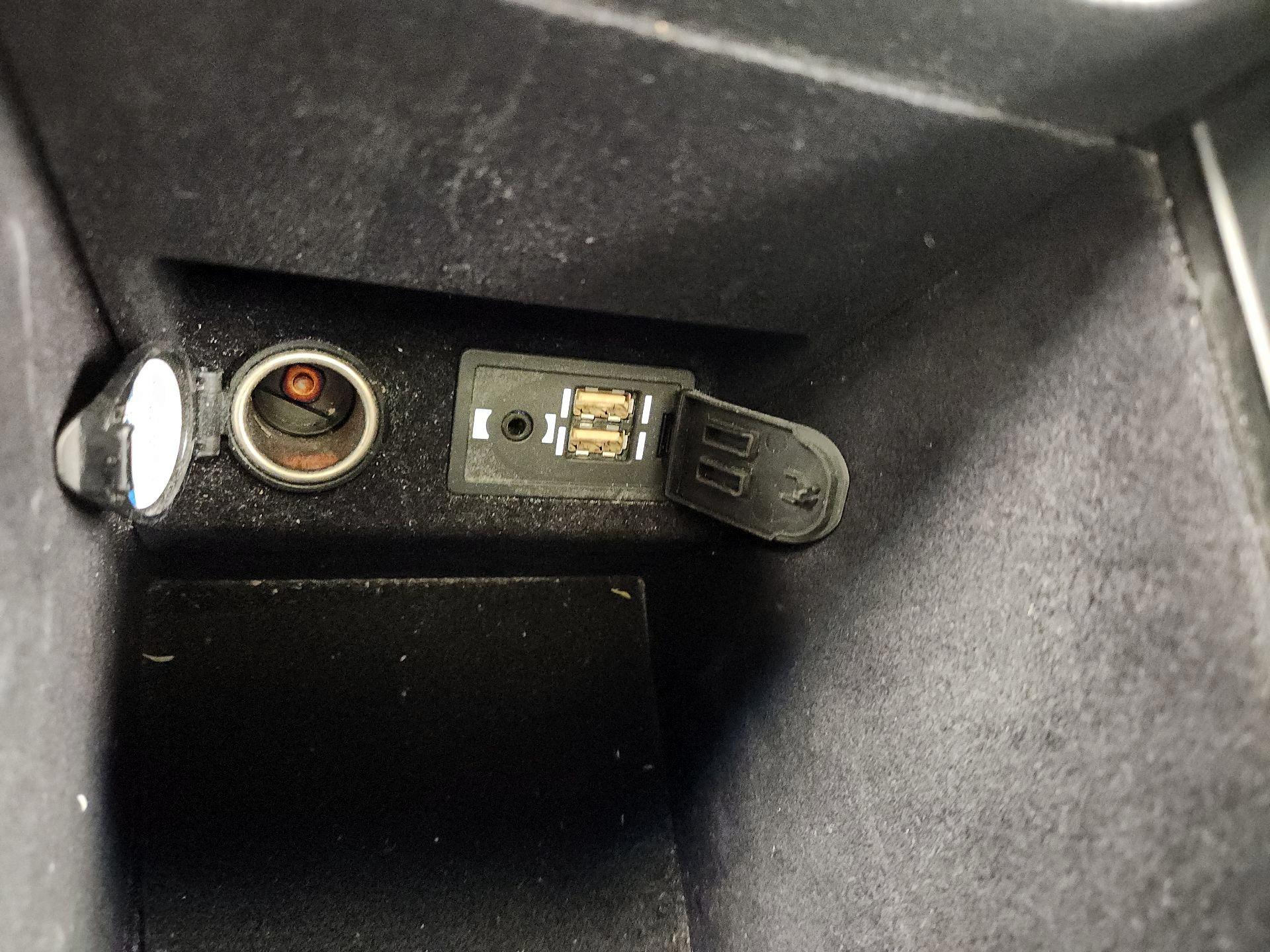 Thumbnail: 2017 Lexus ES - 18