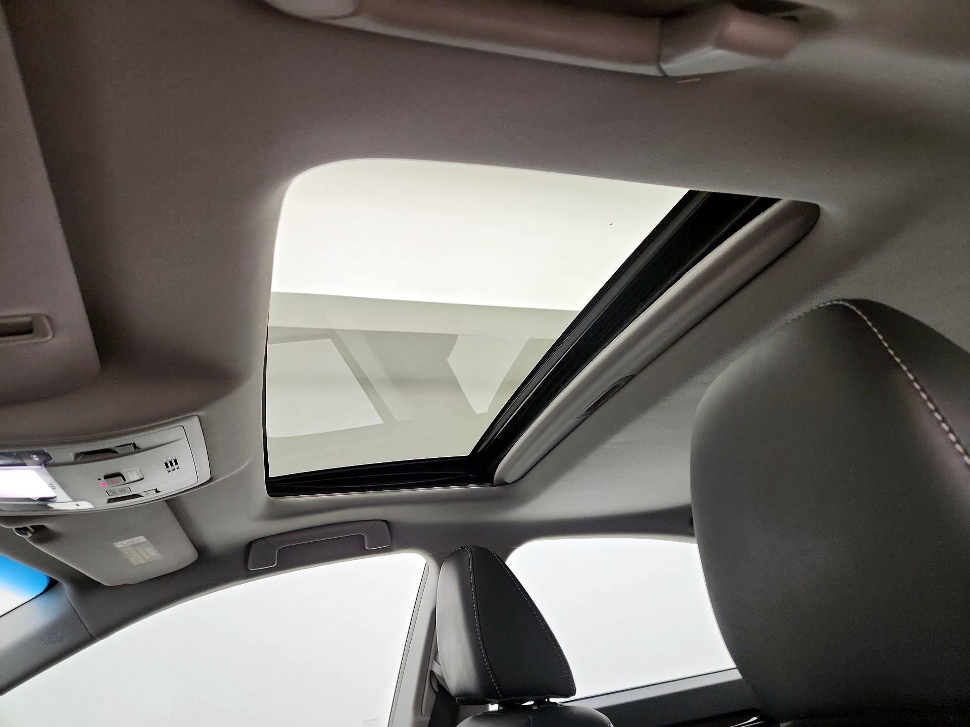 Thumbnail: 2017 Lexus ES - 19