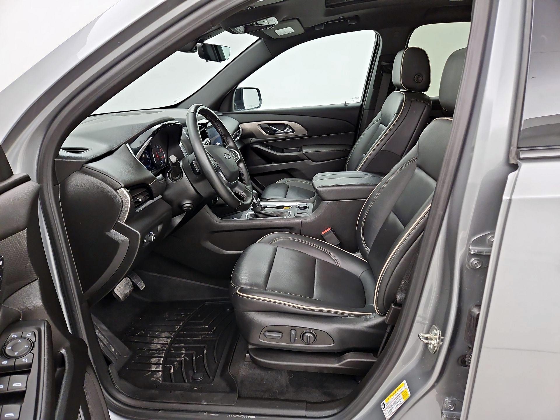 Thumbnail: 2023 Chevrolet Traverse - 11