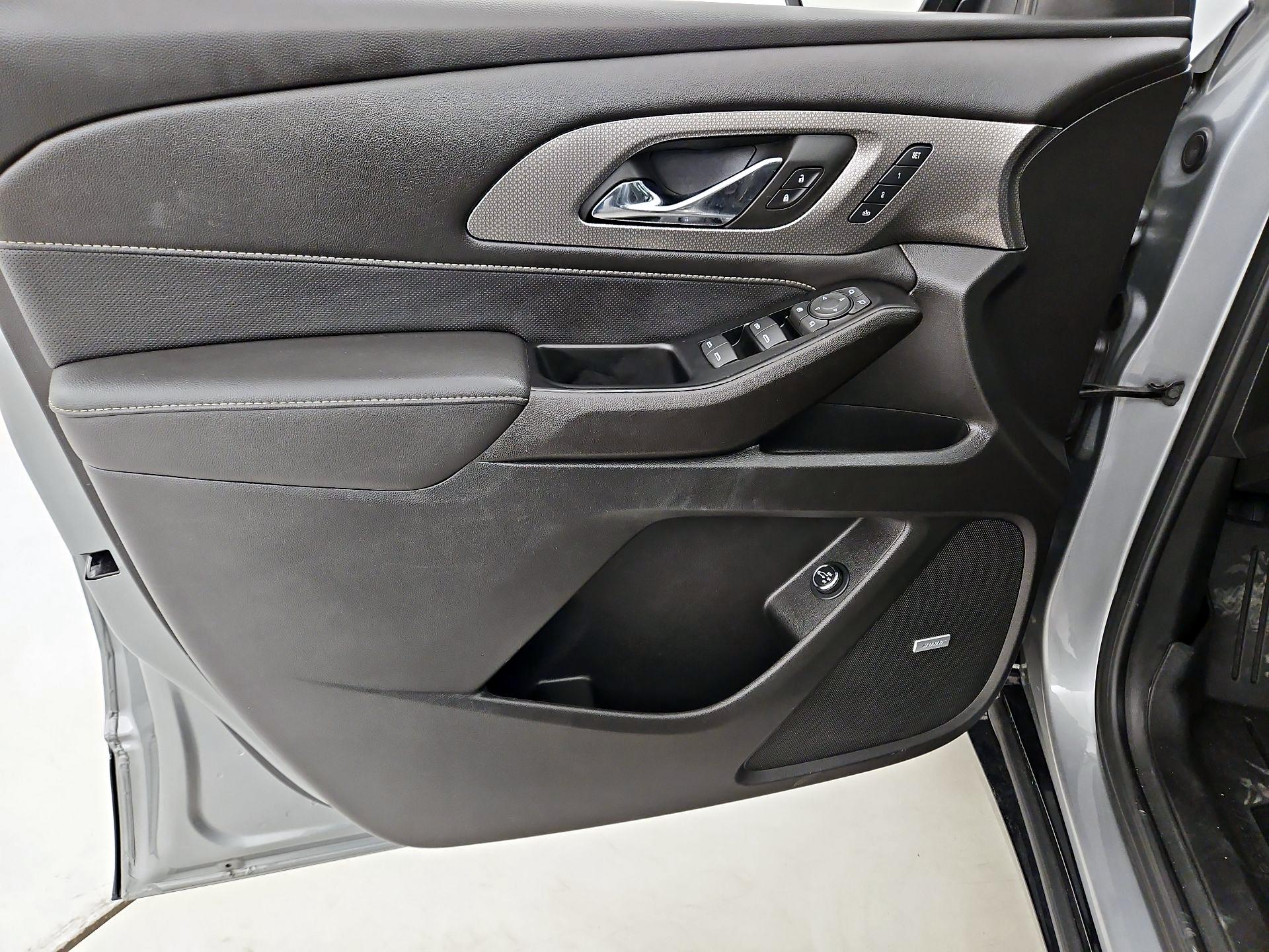 Thumbnail: 2023 Chevrolet Traverse - 12