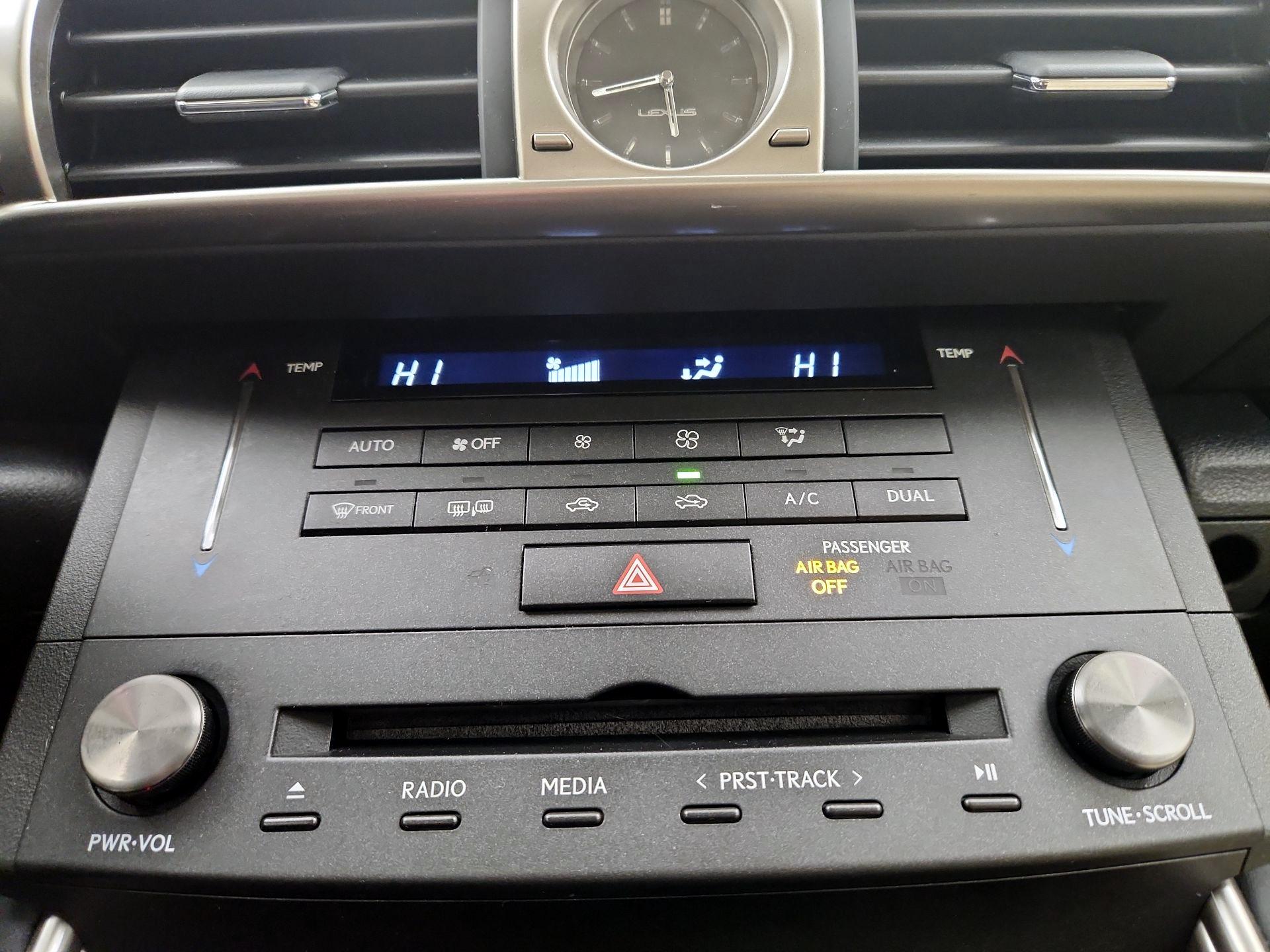 Thumbnail: 2015 Lexus IS - 17