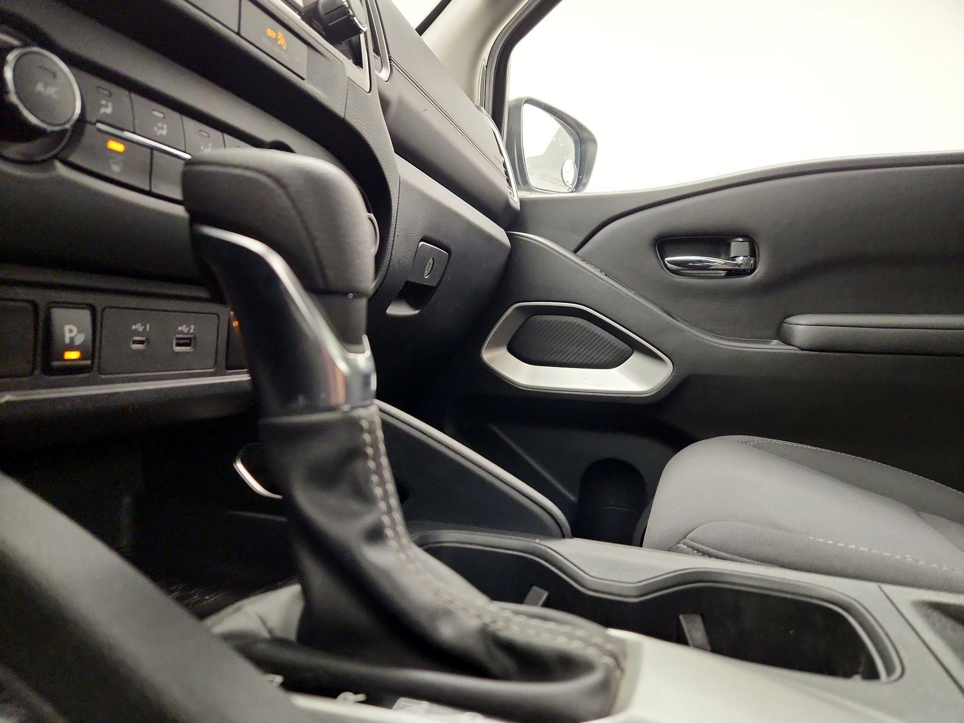 Thumbnail: 2022 Nissan Frontier - 17