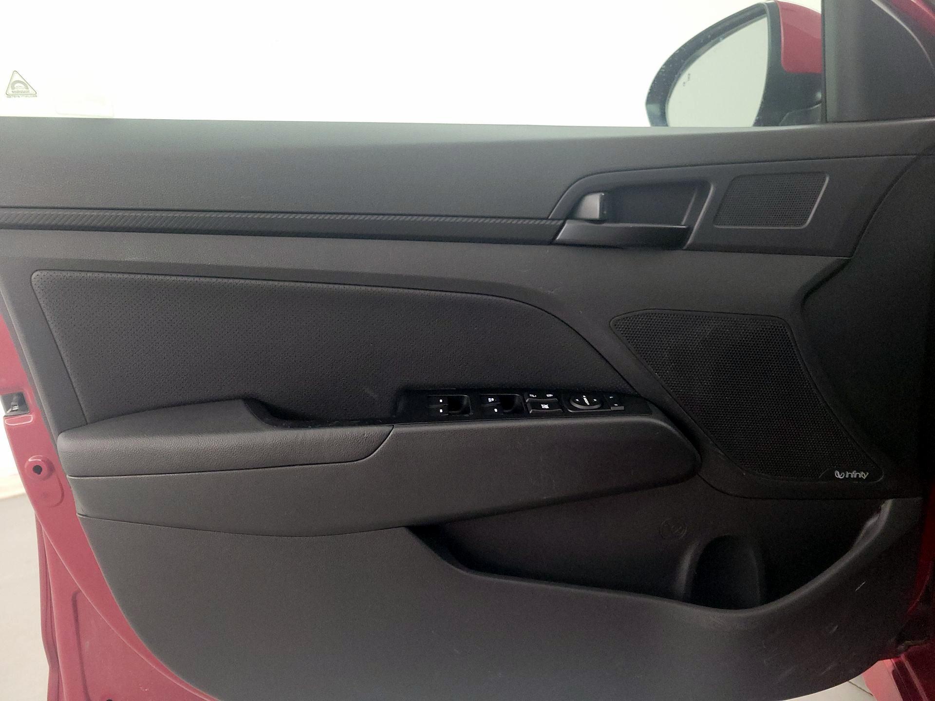 Thumbnail: 2020 Hyundai Elantra - 12