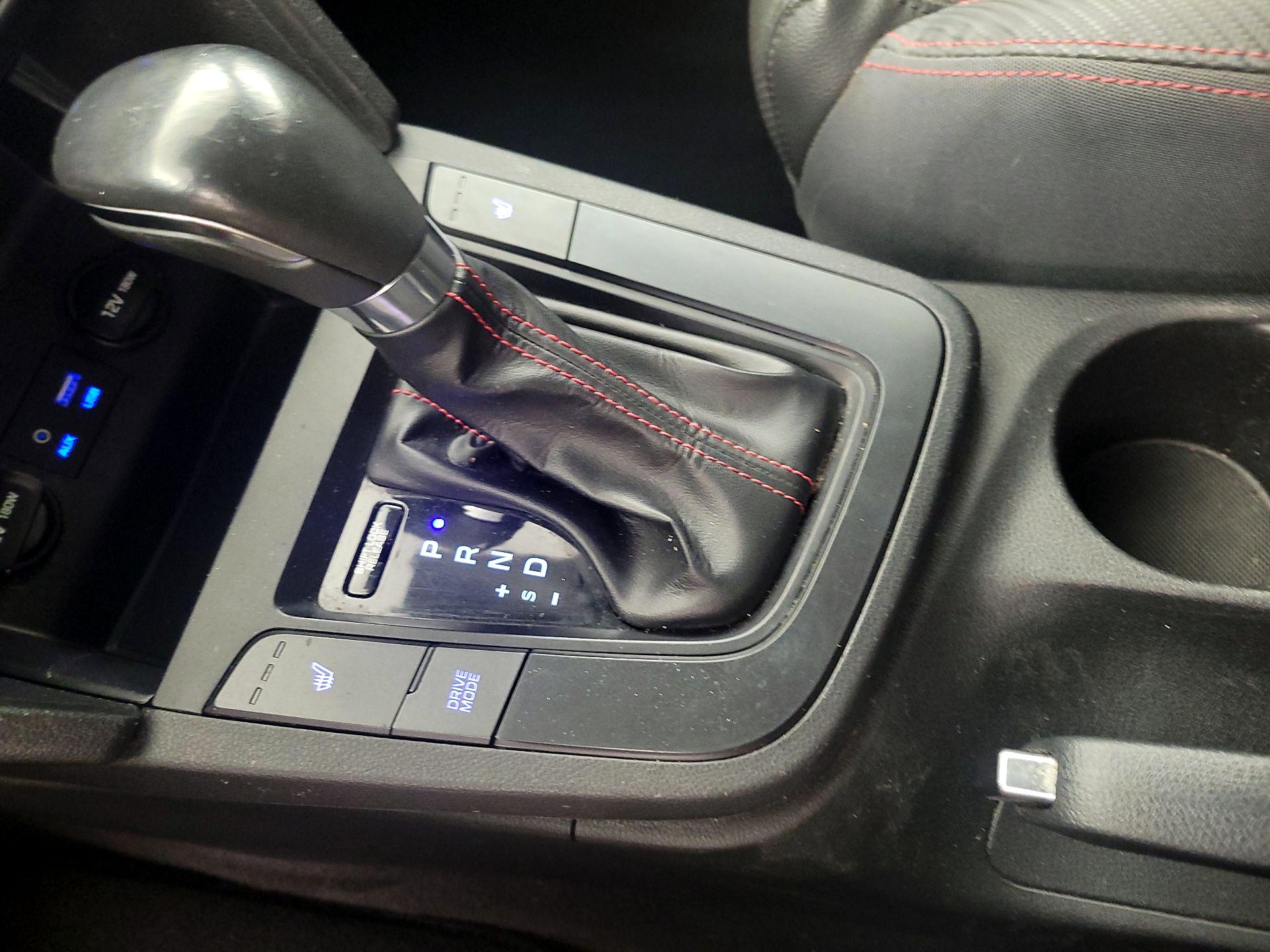 Thumbnail: 2020 Hyundai Elantra - 18