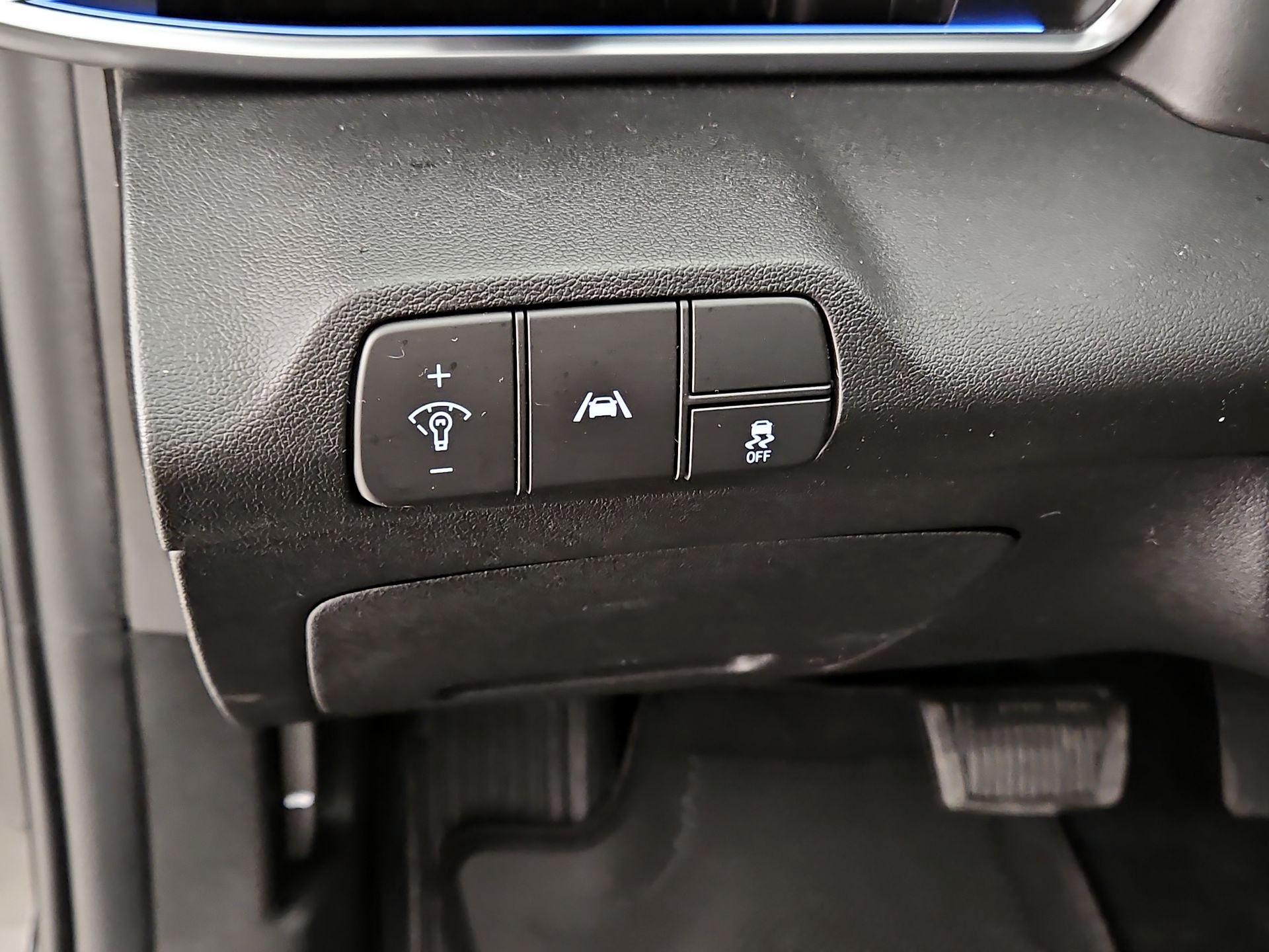 Thumbnail: 2023 Hyundai Elantra - 13