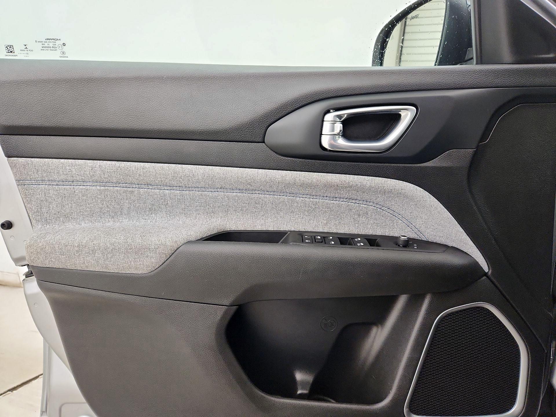 Thumbnail: 2022 Jeep Compass - 12