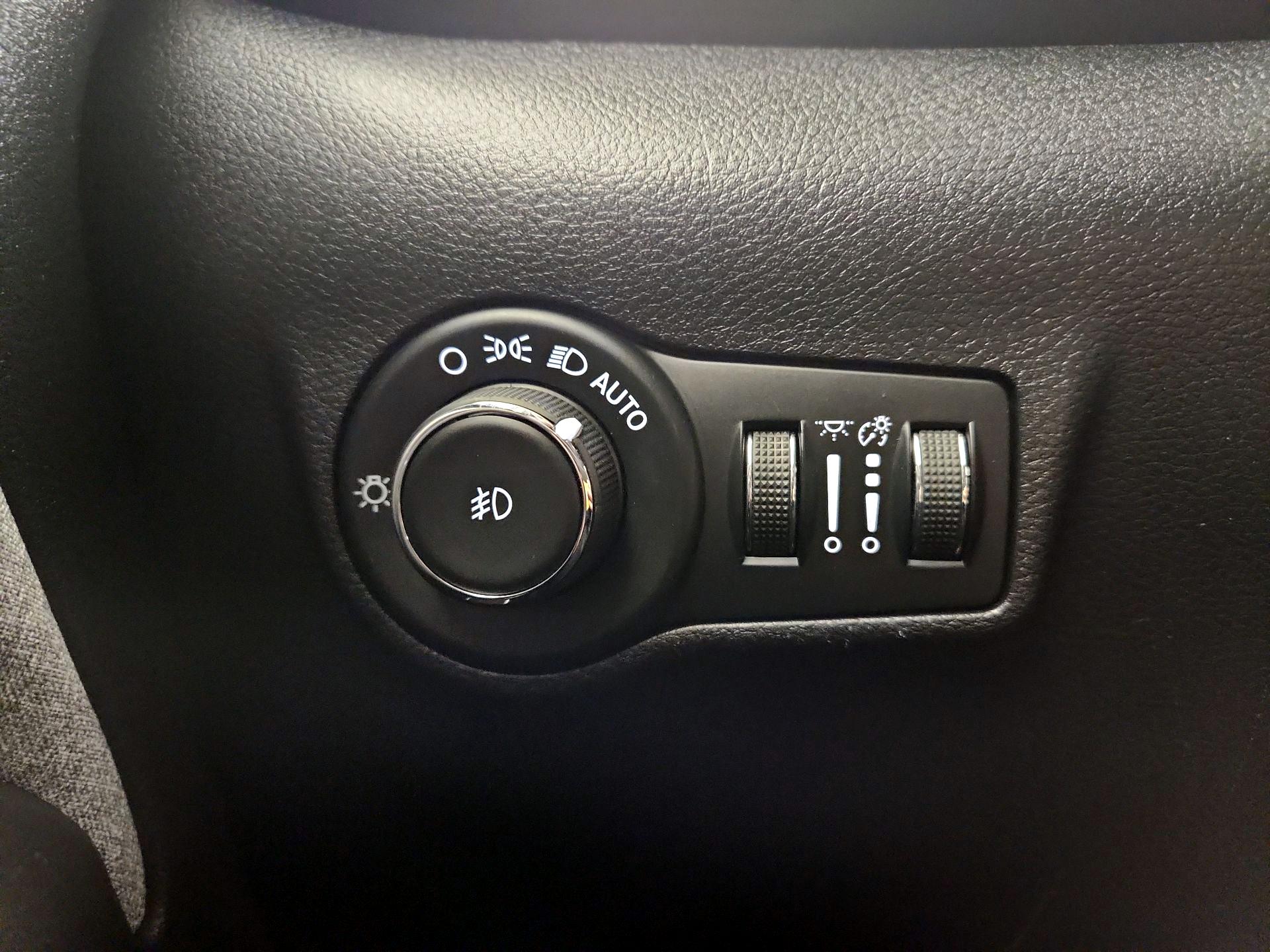 Thumbnail: 2022 Jeep Compass - 13