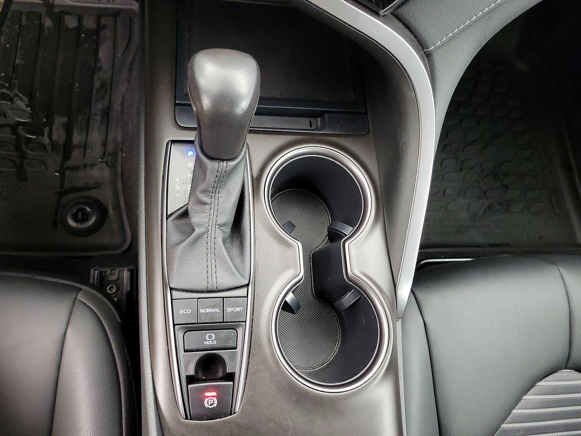 Thumbnail: 2023 Toyota Camry - 17