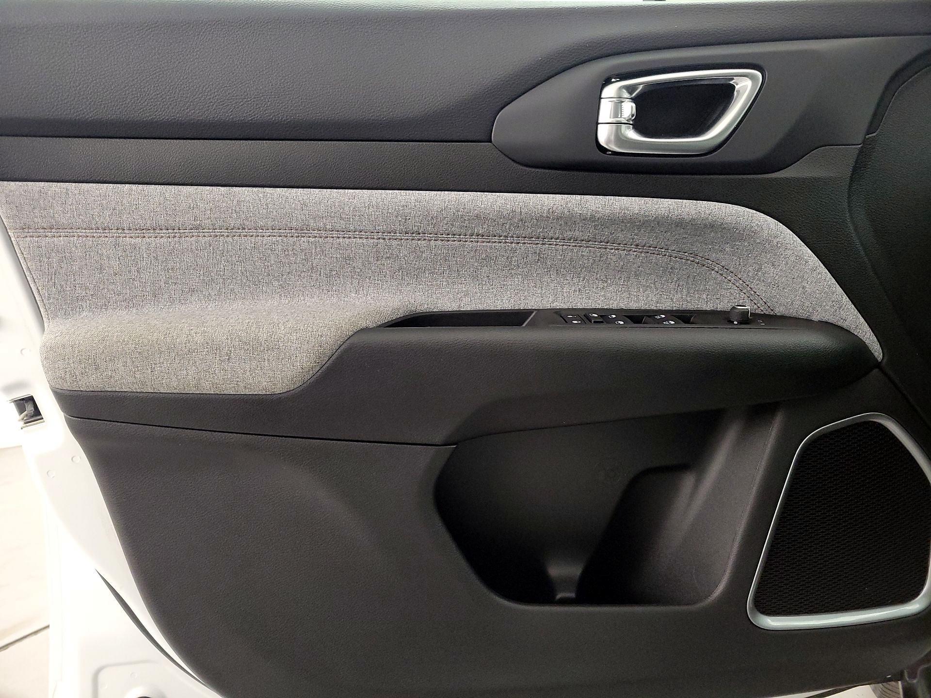 Thumbnail: 2022 Jeep Compass - 12