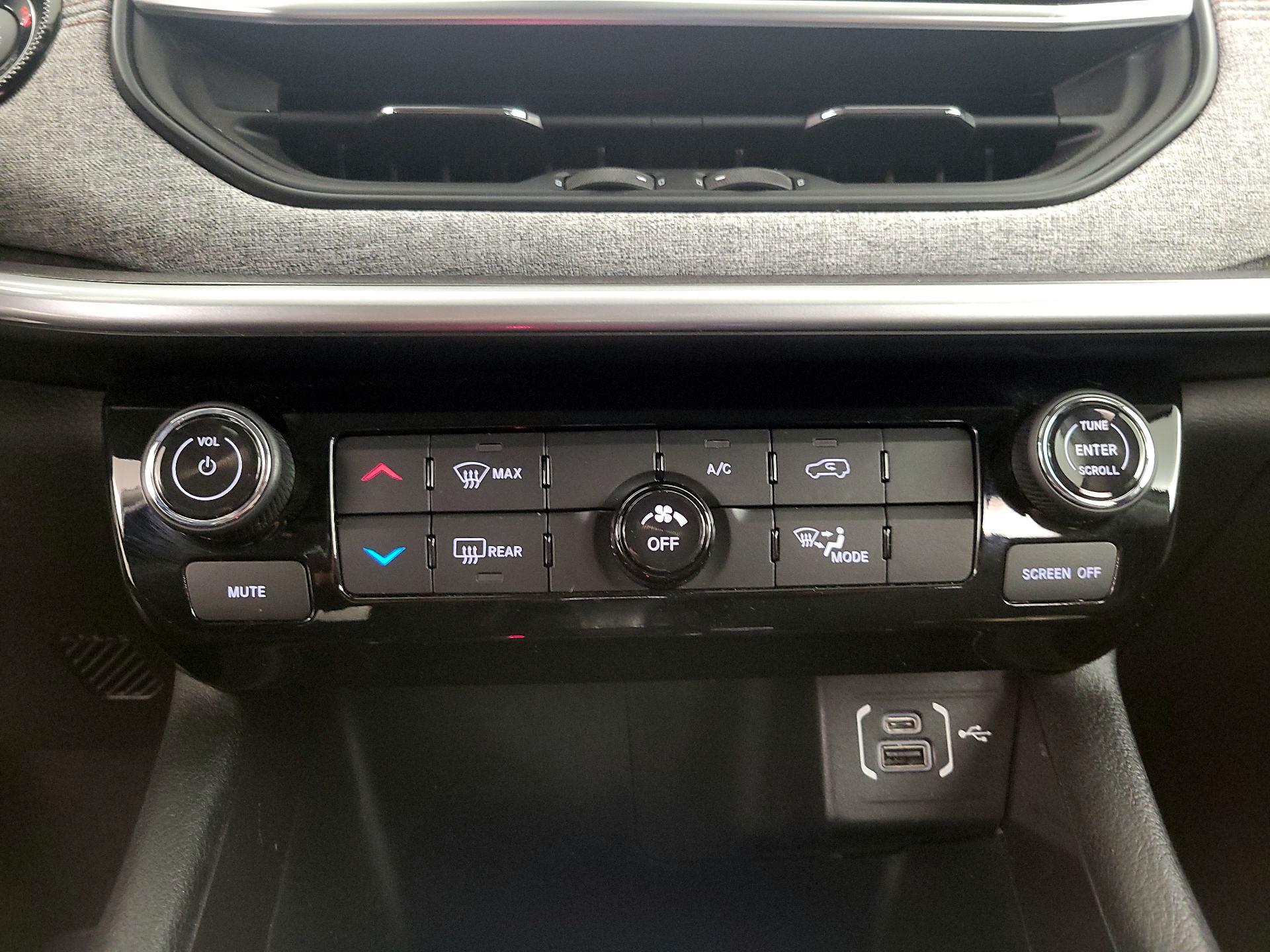 Thumbnail: 2022 Jeep Compass - 16