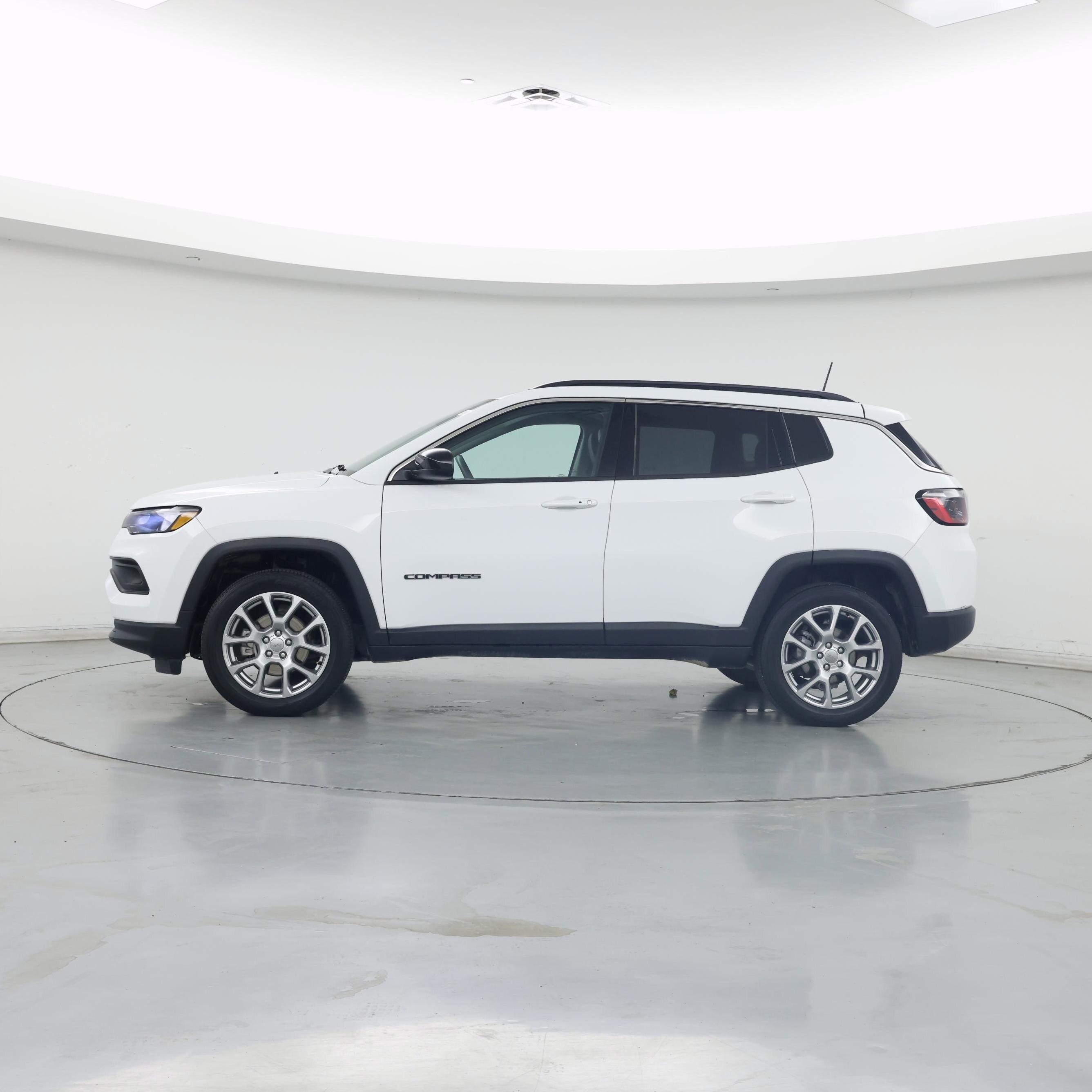 Thumbnail: 2022 Jeep Compass - 3