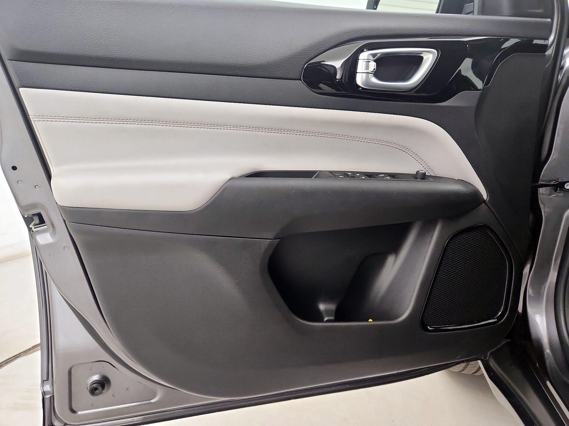 Thumbnail: 2022 Jeep Compass - 12