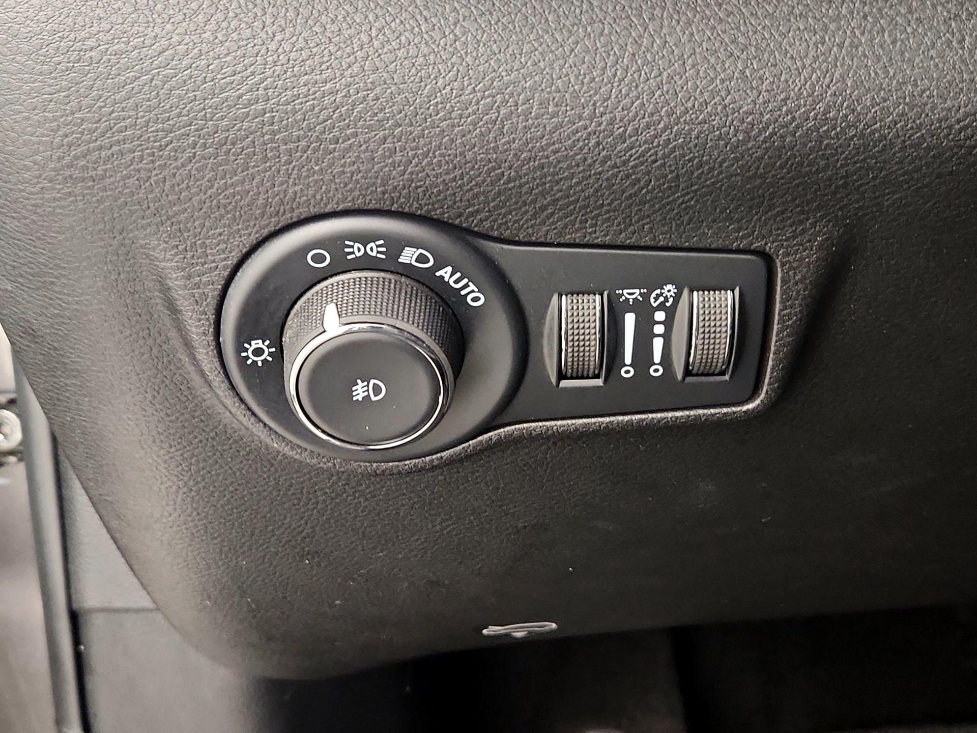 Thumbnail: 2022 Jeep Compass - 13