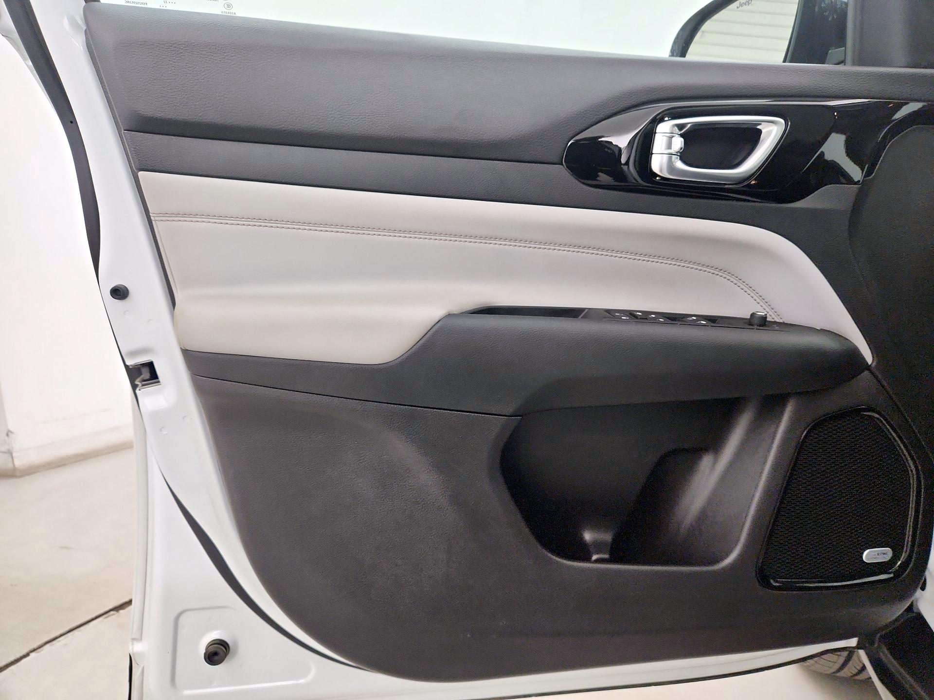 Thumbnail: 2022 Jeep Compass - 12