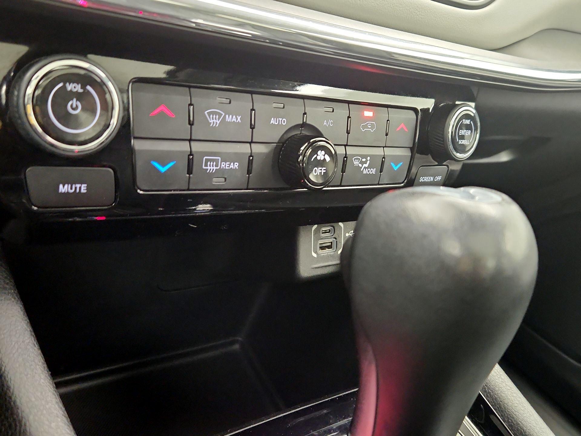 Thumbnail: 2022 Jeep Compass - 16