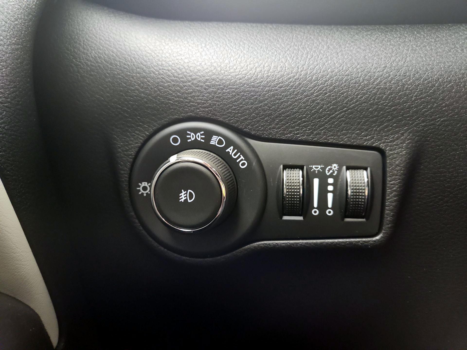 Thumbnail: 2022 Jeep Compass - 13