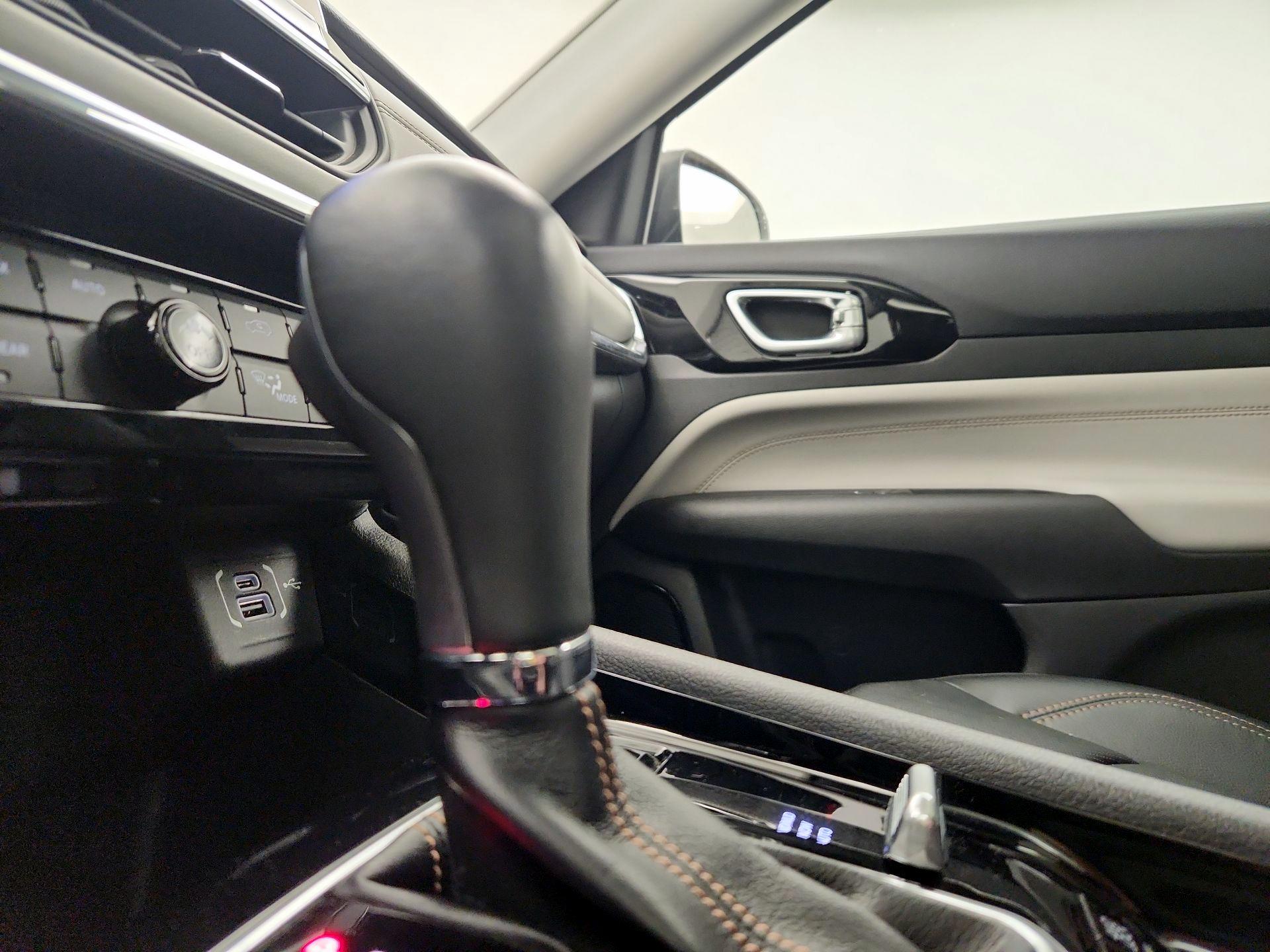 Thumbnail: 2022 Jeep Compass - 18