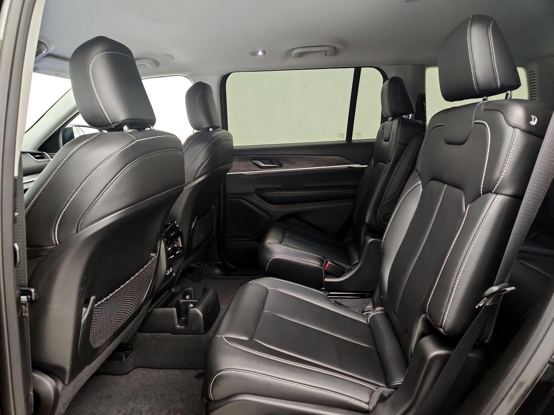 Thumbnail: 2023 Jeep Grand Cherokee L - 20