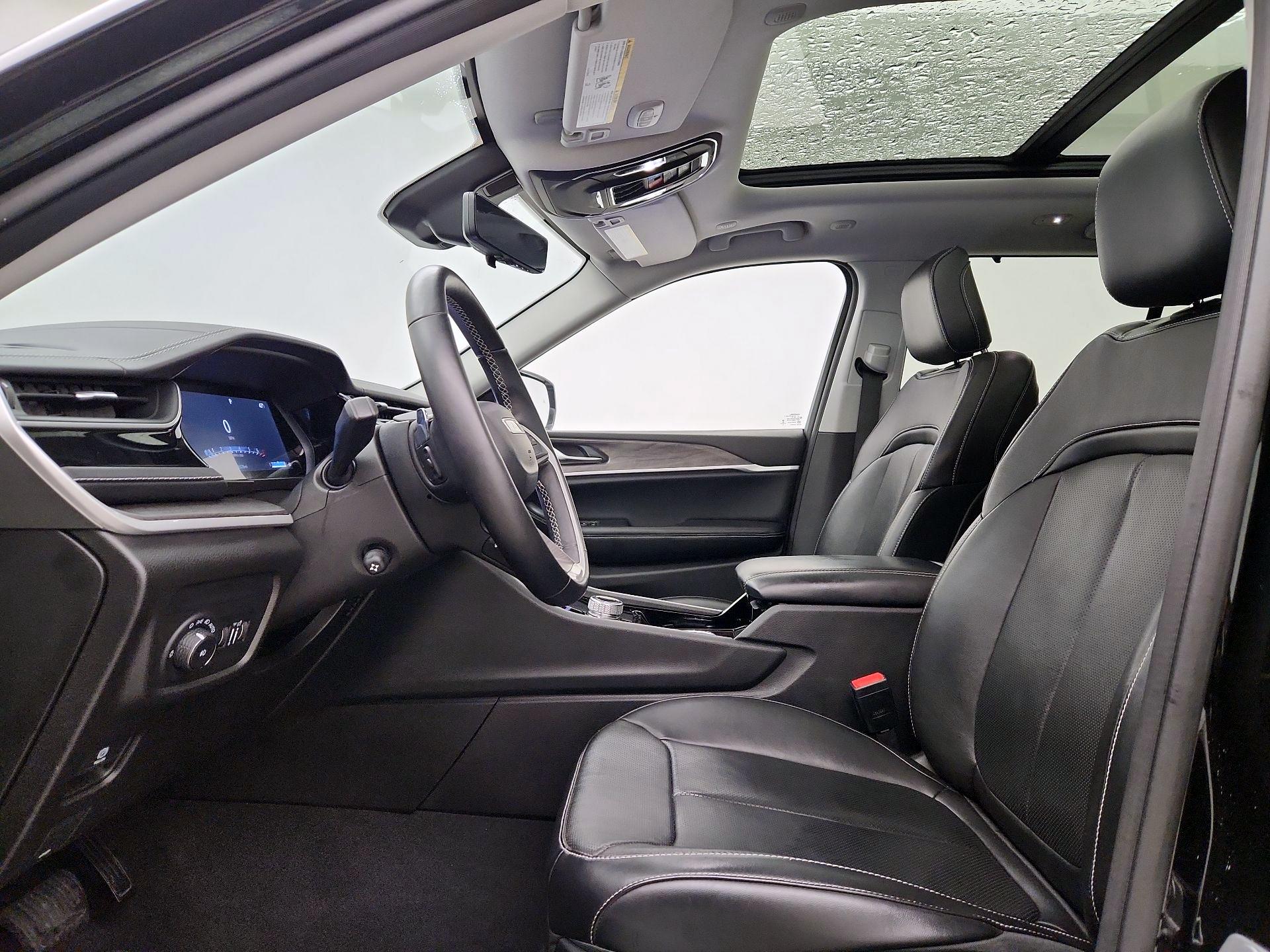 Thumbnail: 2022 Jeep Grand Cherokee - 11