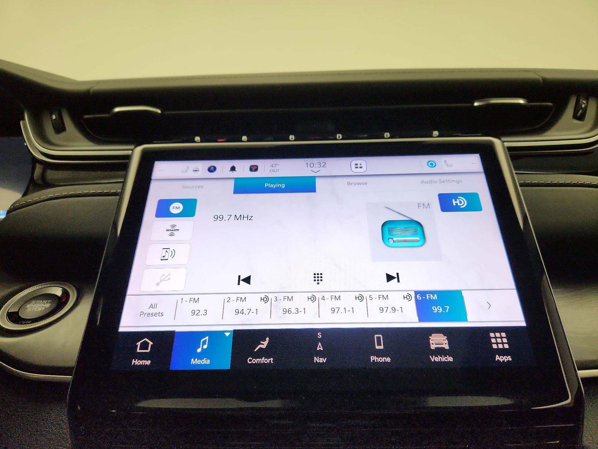 Thumbnail: 2022 Jeep Grand Cherokee - 16