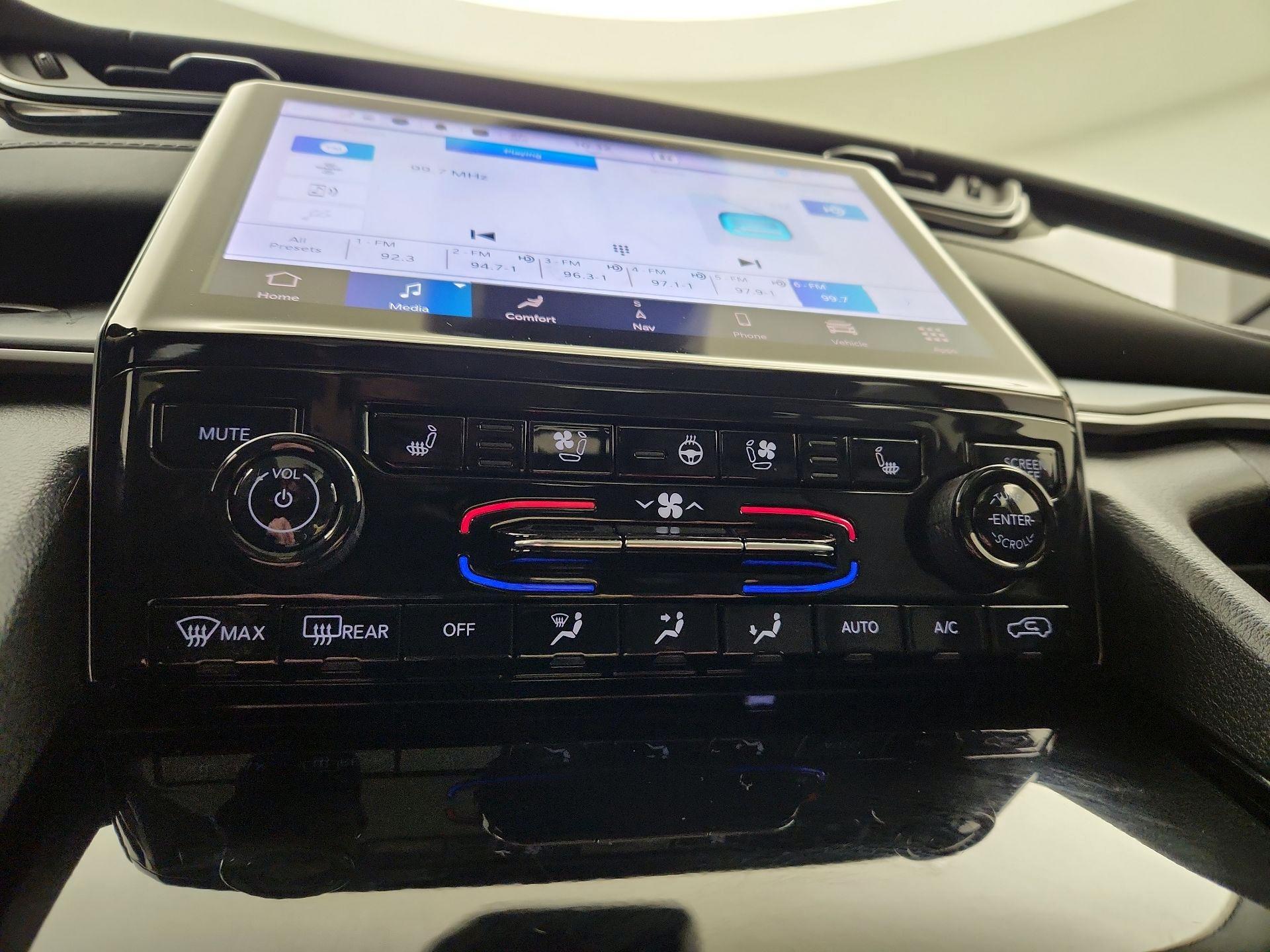 Thumbnail: 2022 Jeep Grand Cherokee - 17