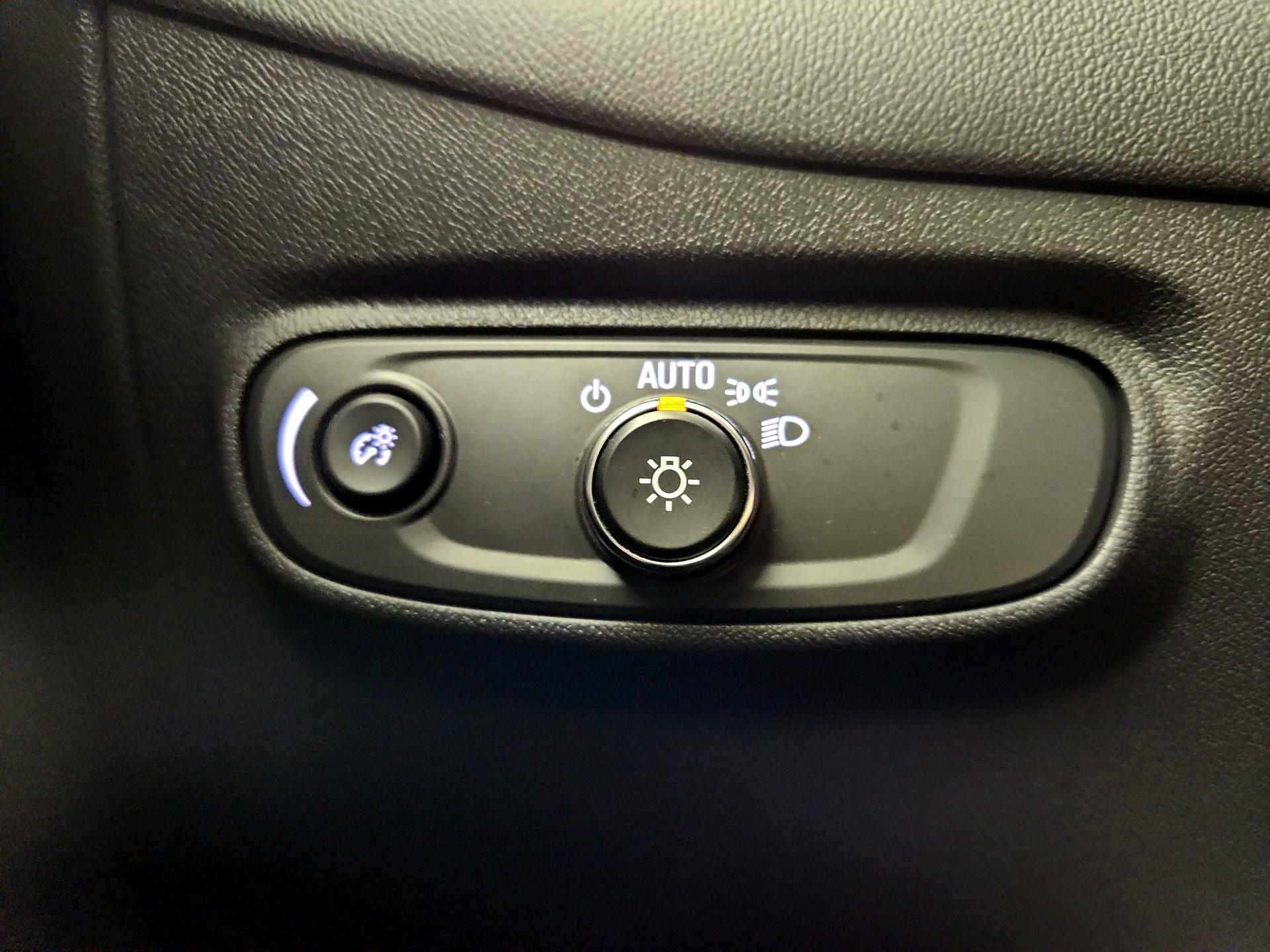 Thumbnail: 2022 Chevrolet Equinox - 13